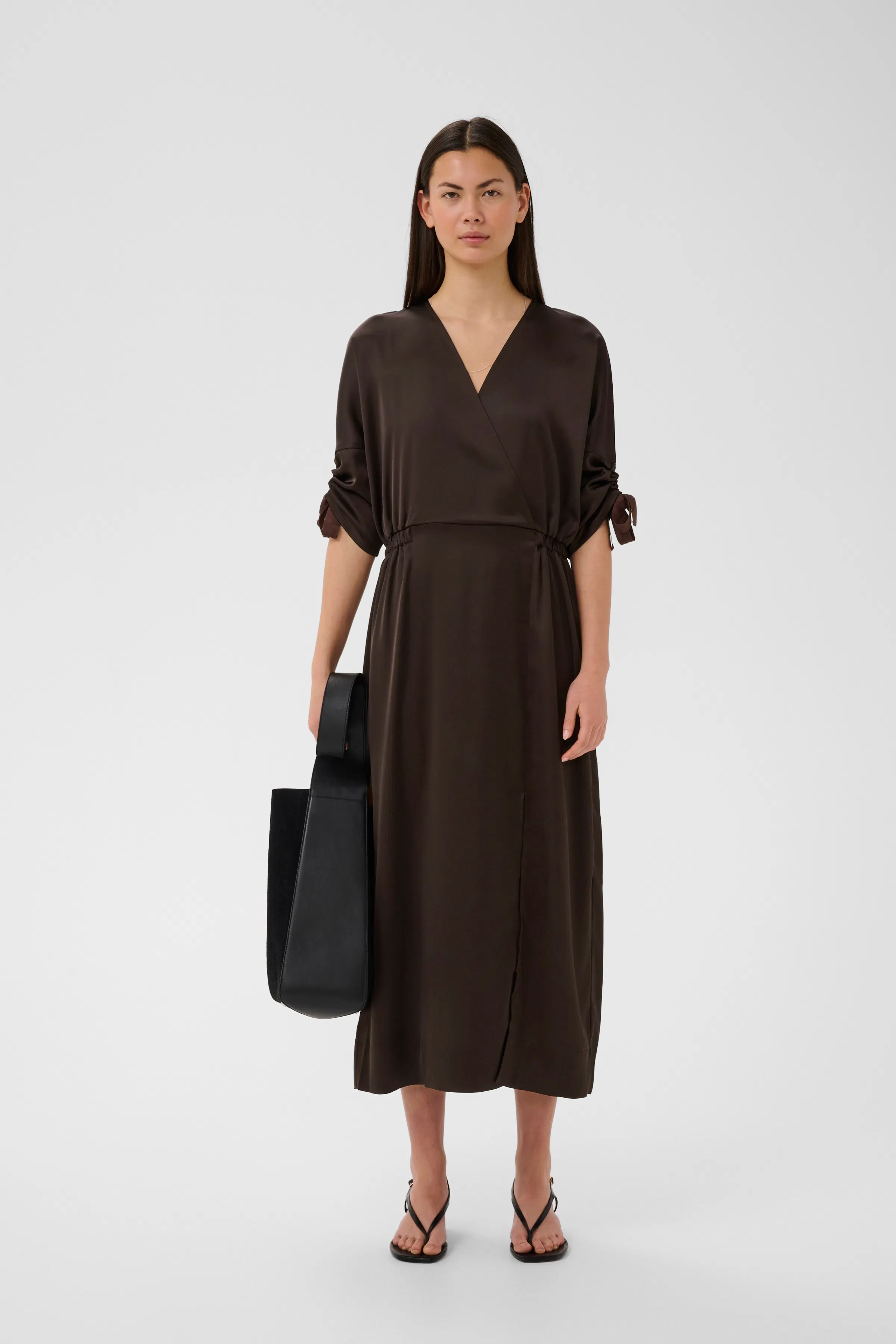 LAKEIW Wrap Dress LOOKBOOK FRONT 30112368-190915