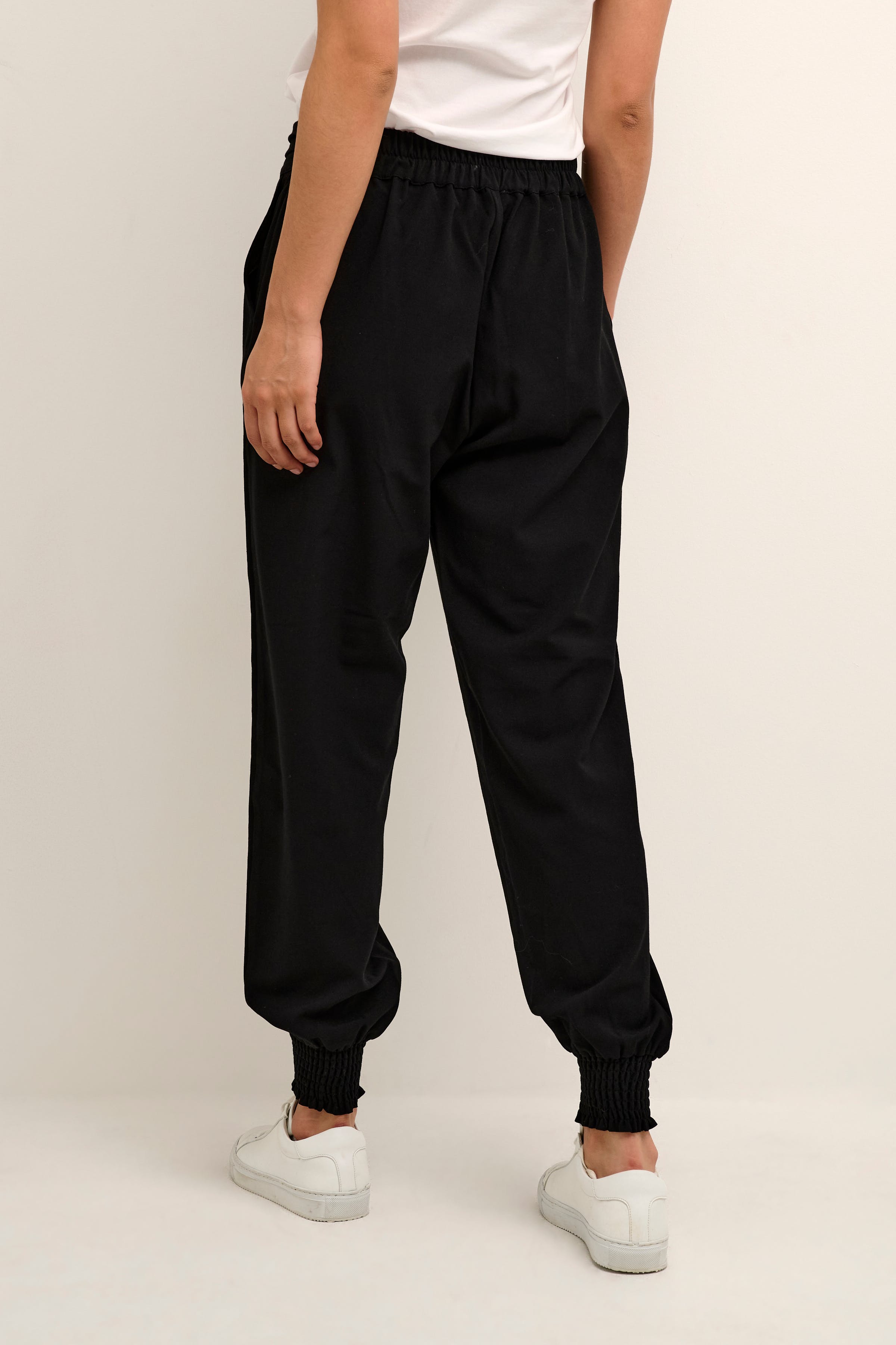 CRCharlott Hose LOOKBOOK BACK 10608712-100120