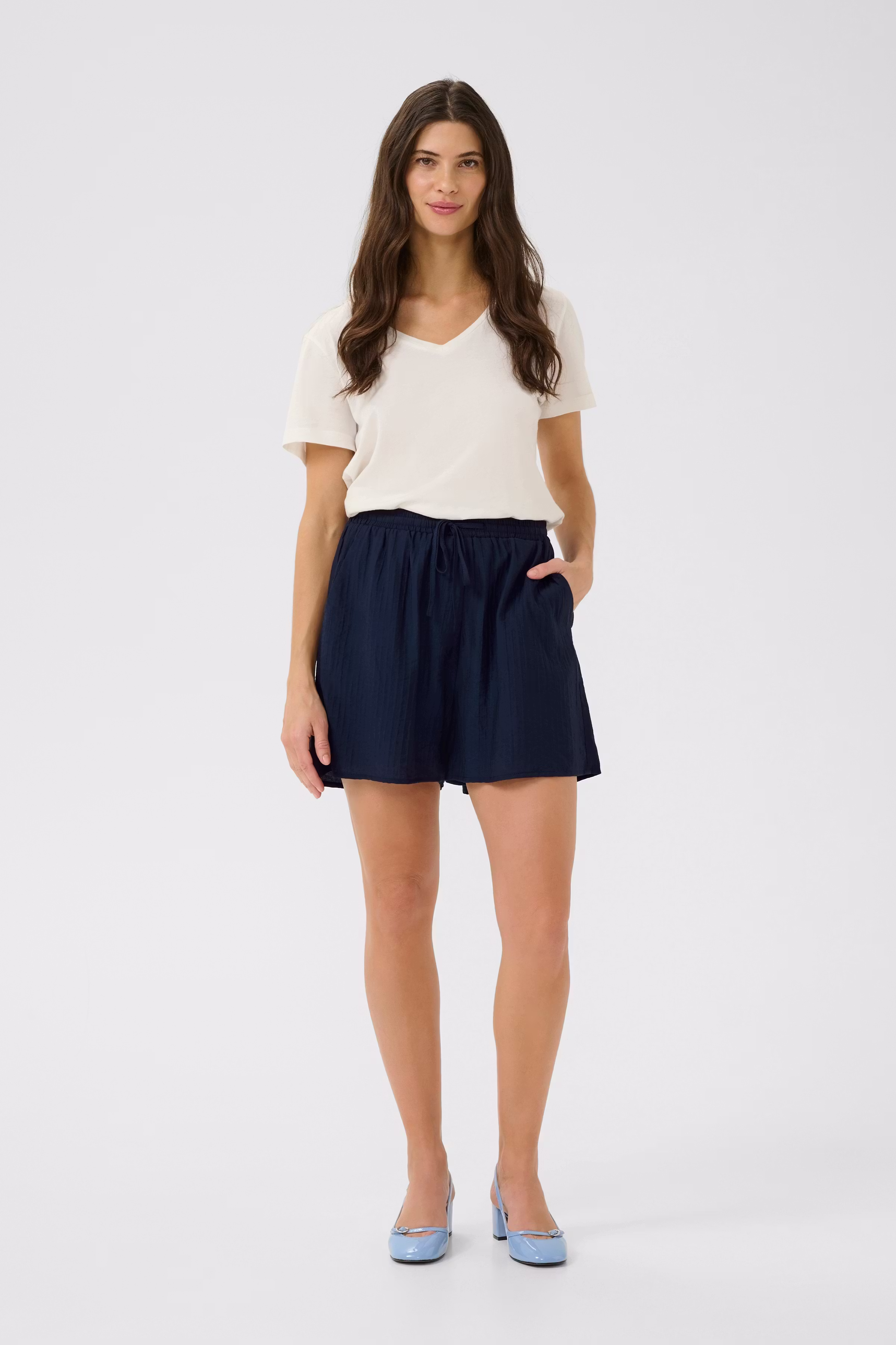 CRLori Shorts LOOKBOOK FRONT 10613827-193923