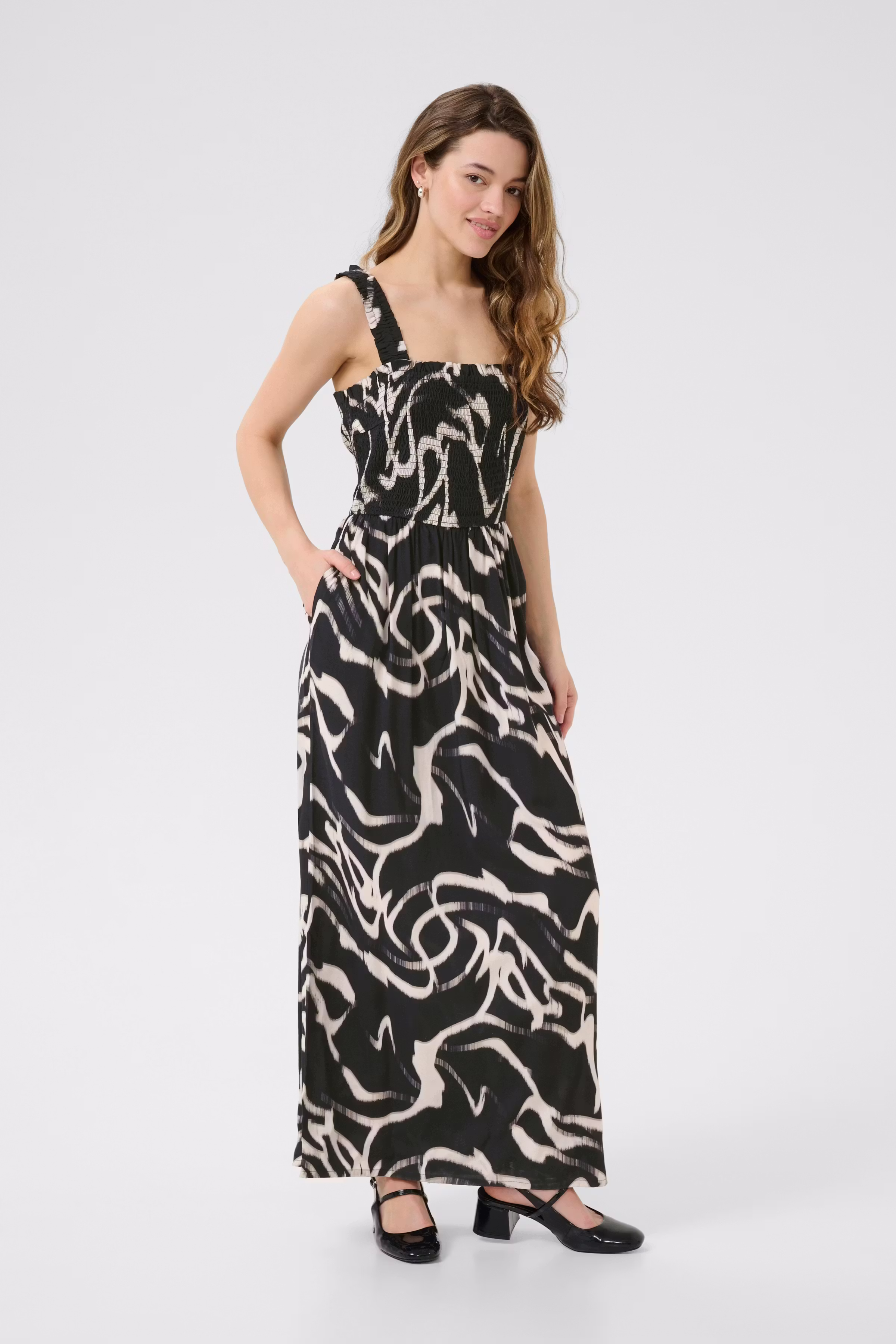 KAmartha Kjole LOOKBOOK FRONT 10510085-107701