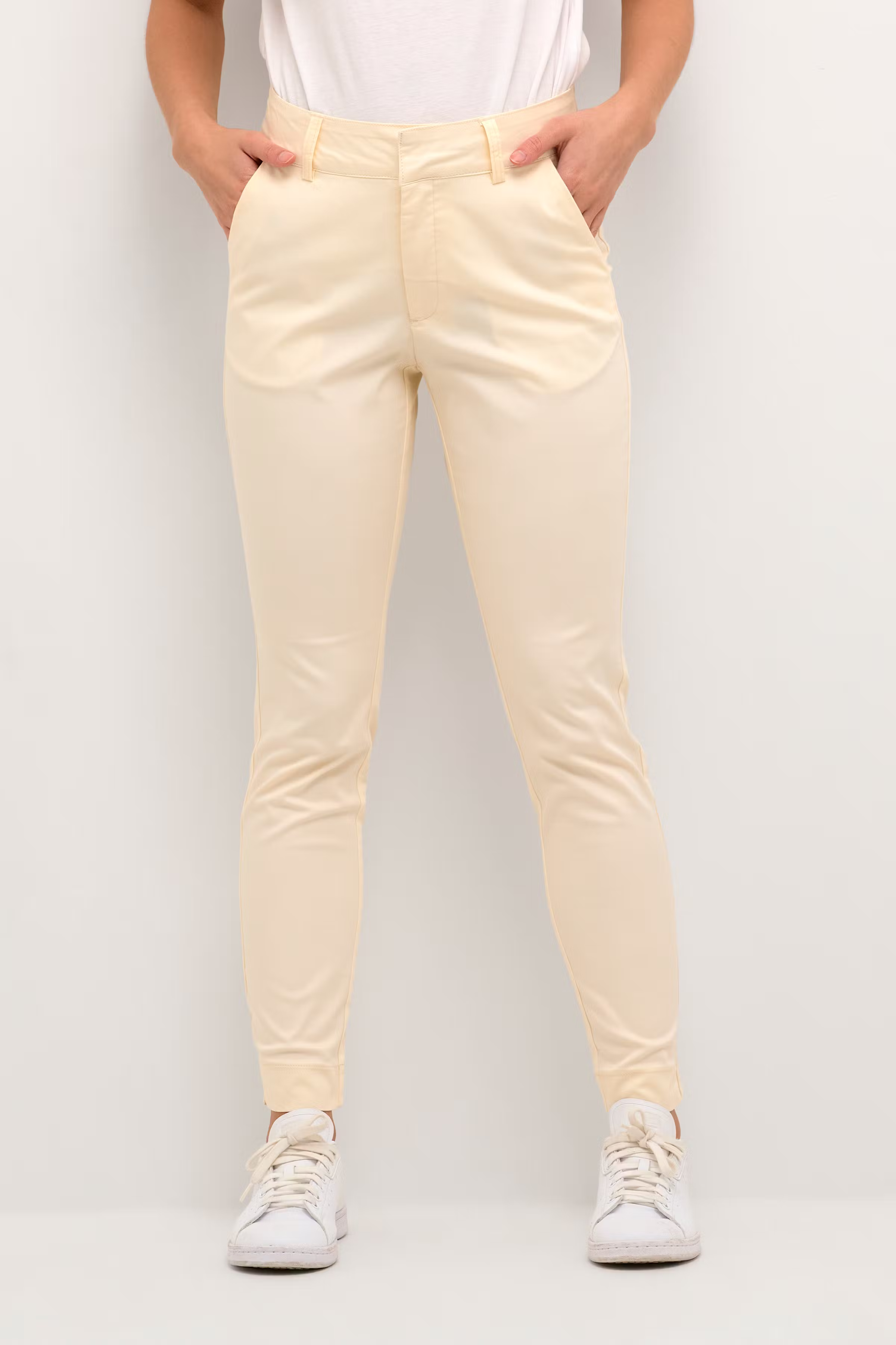 KAlea Bukser LOOKBOOK FRONT 10505191-110105