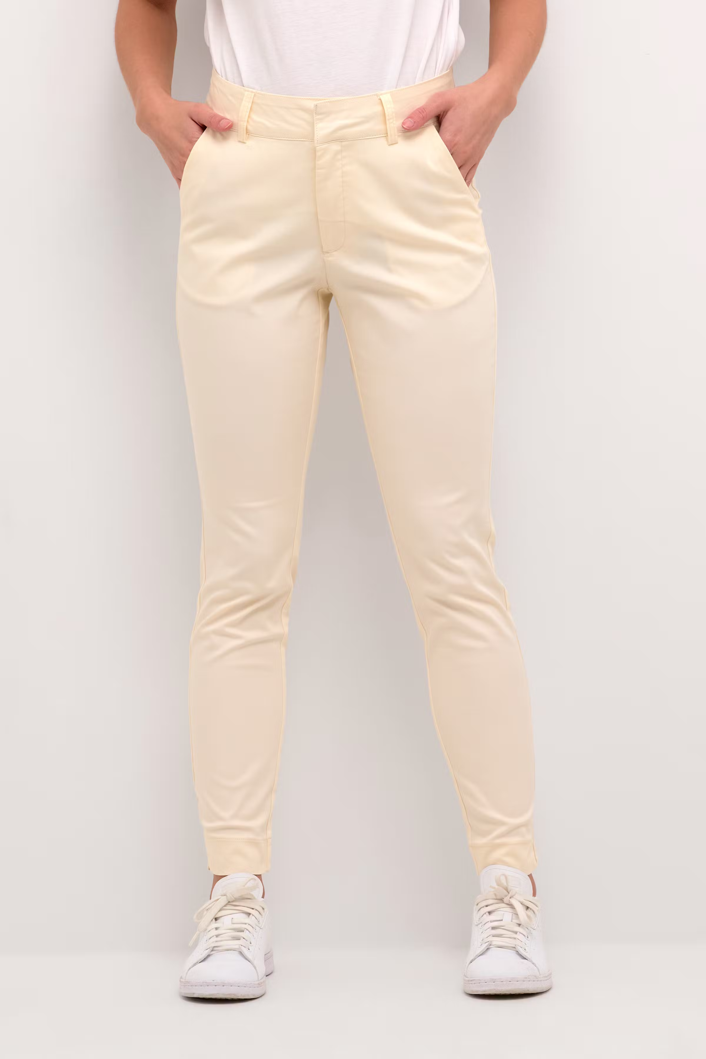 KAlea Bukser LOOKBOOK FRONT 10505191-110105