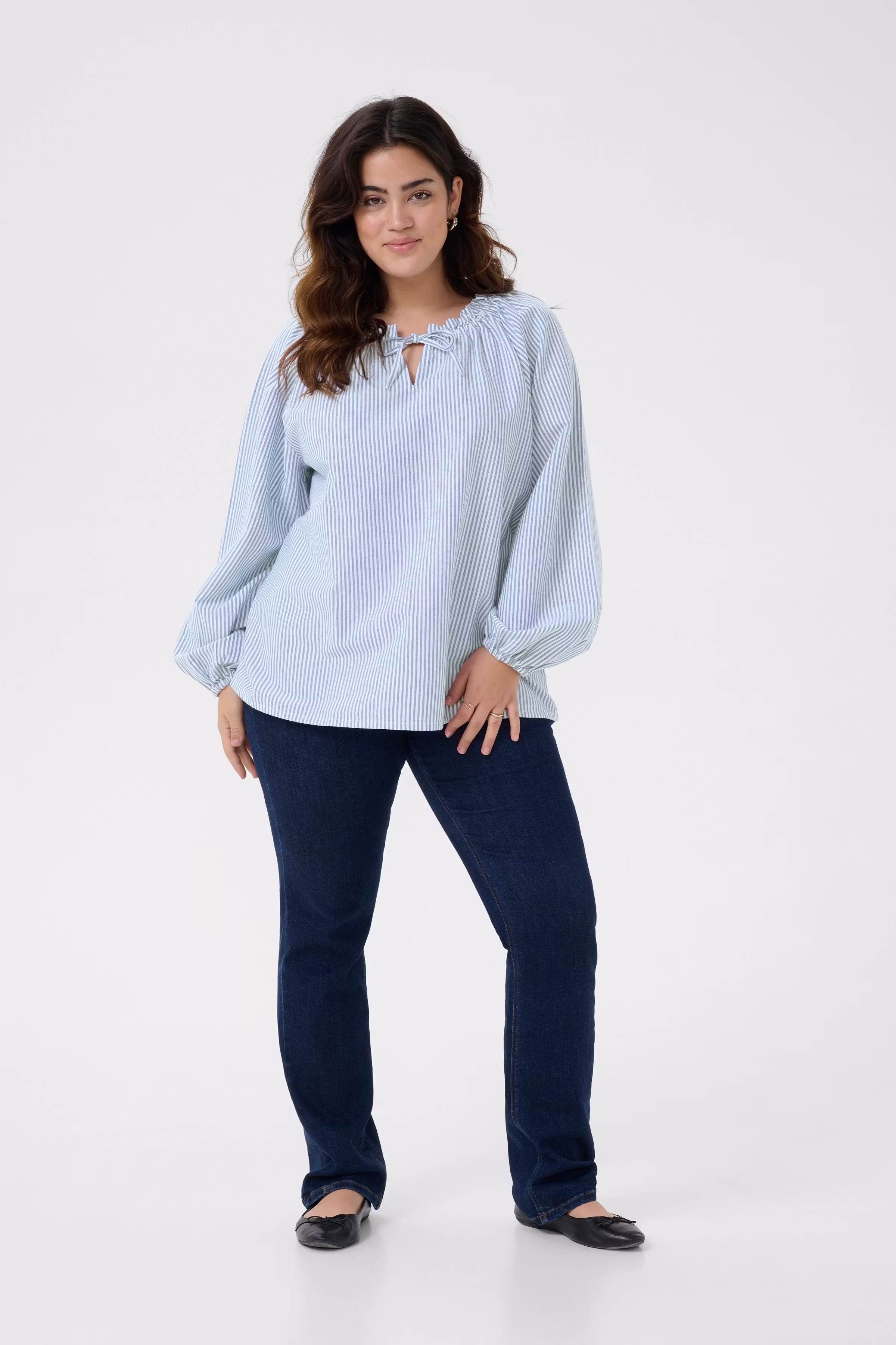 KCnalia Blouse LOOKBOOK FRONT 10583529-108067
