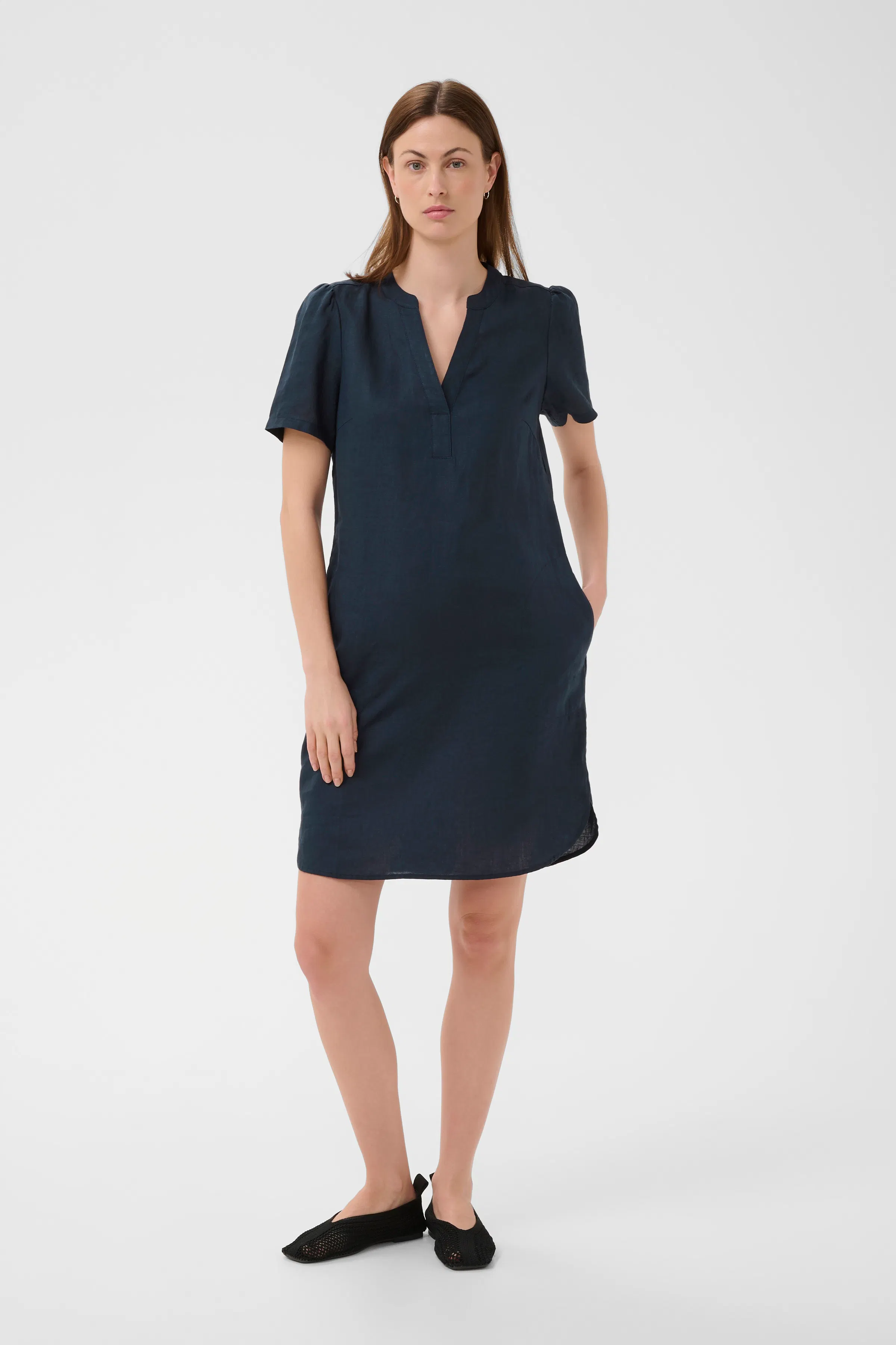 AminasePW Linneklänning LOOKBOOK FRONT 30306783-194109