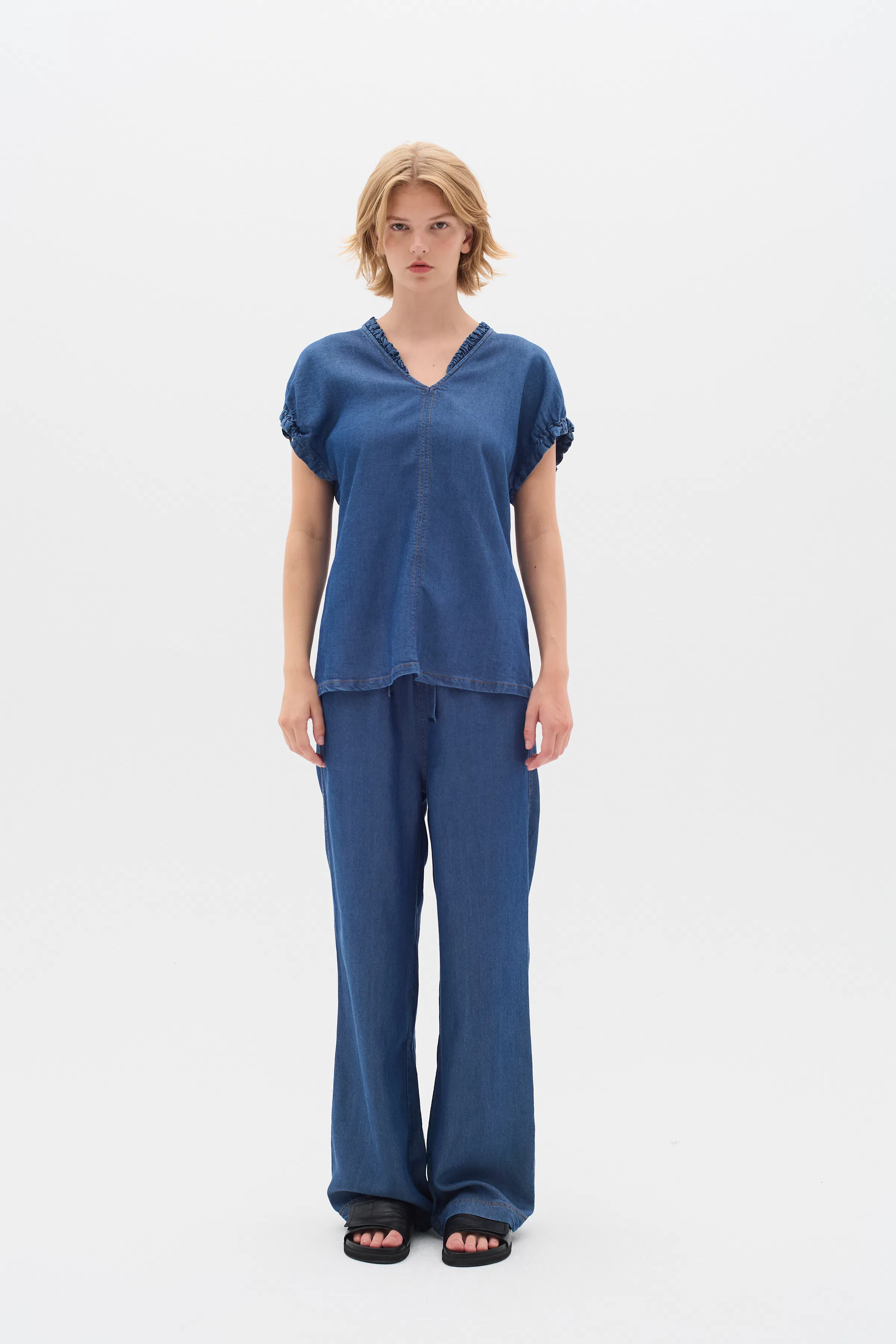 RachelIW Top LOOKBOOK FRONT 30110313-301979