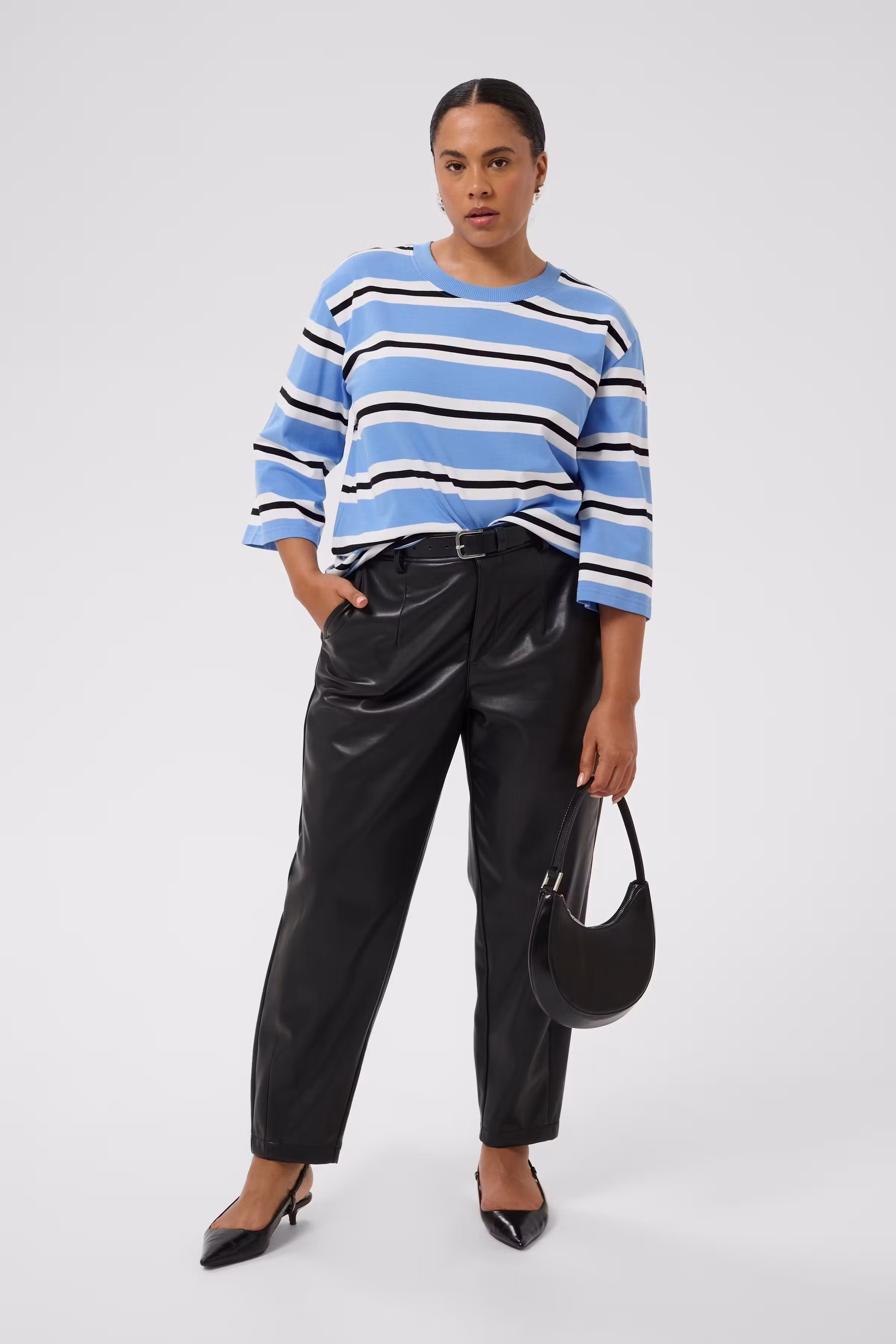 KCwinni T-shirt LOOKBOOK FRONT 10584390-109938