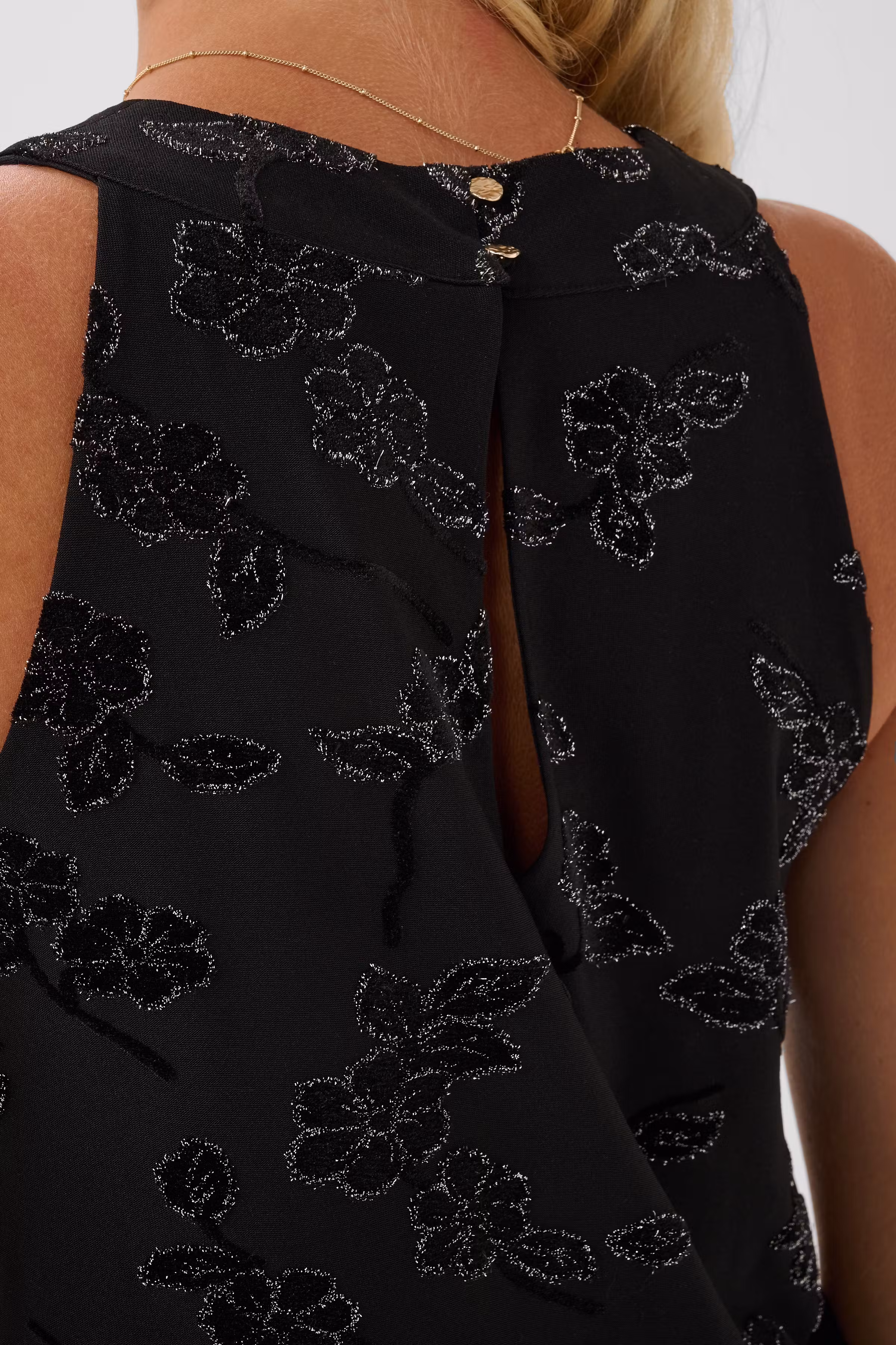 CRLilith Bluse LOOKBOOK DETAIL 10615516-100120