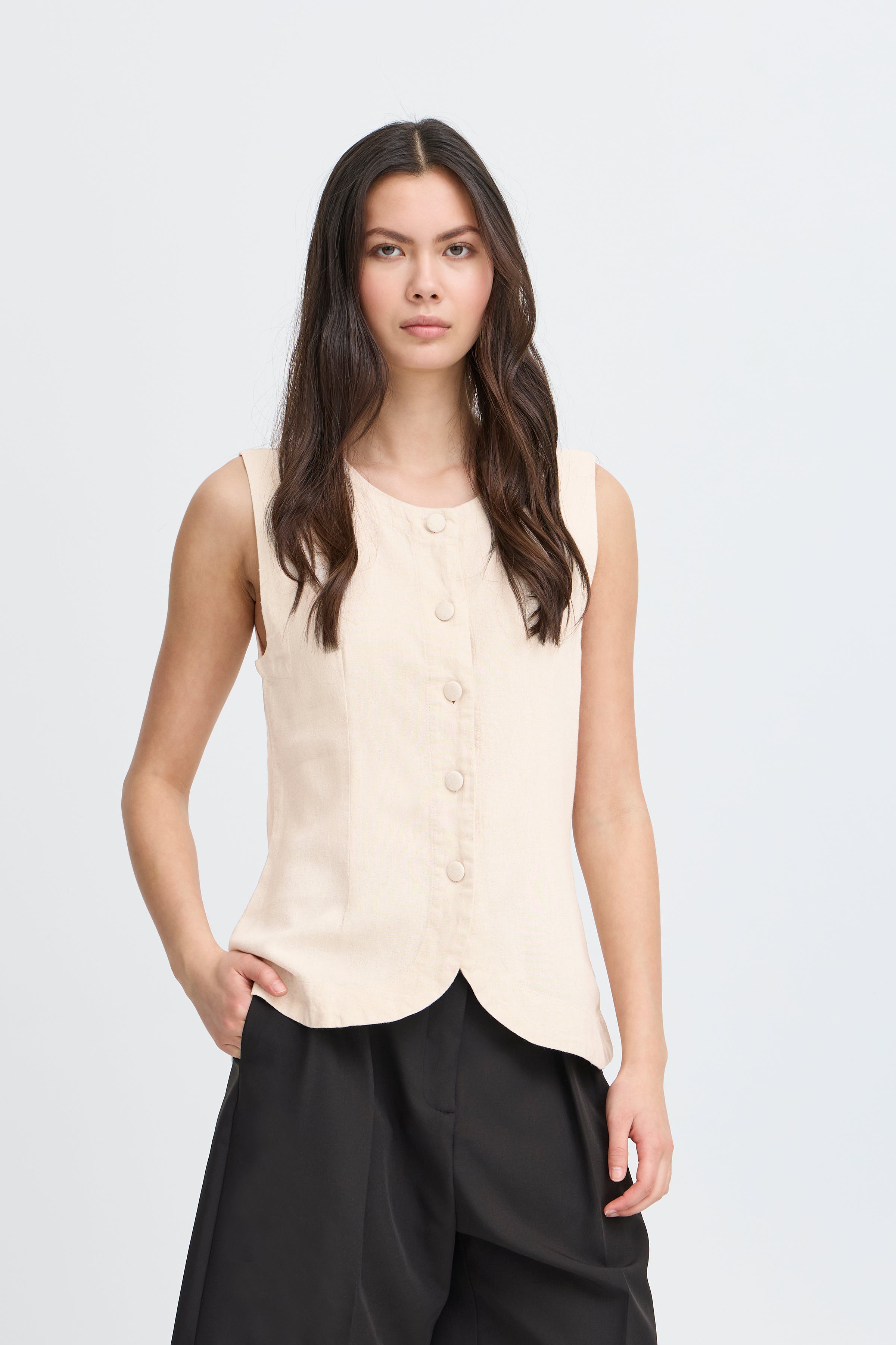 IHLINNO Waistcoat LOOKBOOK FRONT 20122914-204424