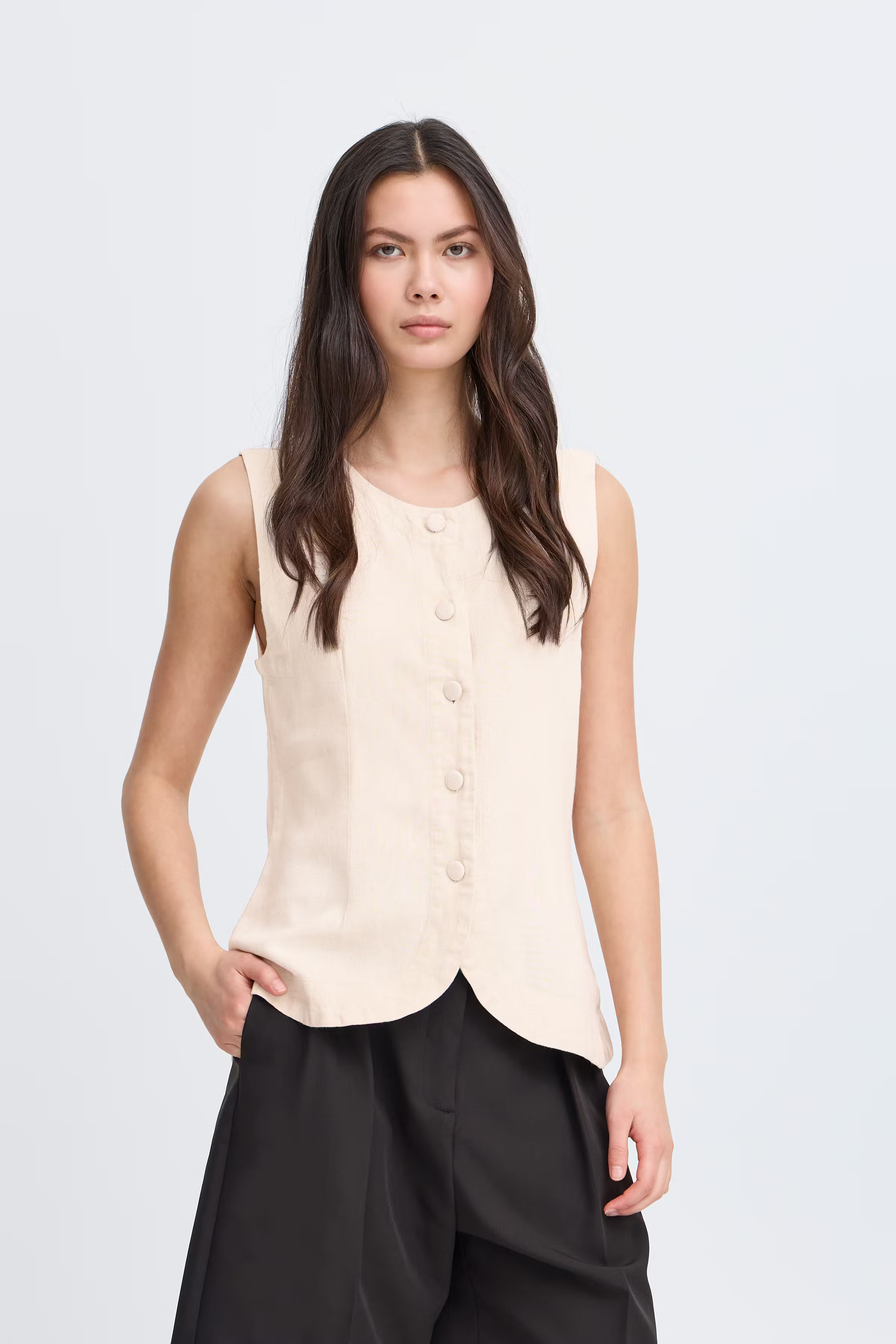 IHLINNO Waistcoat LOOKBOOK FRONT 20122914-204424