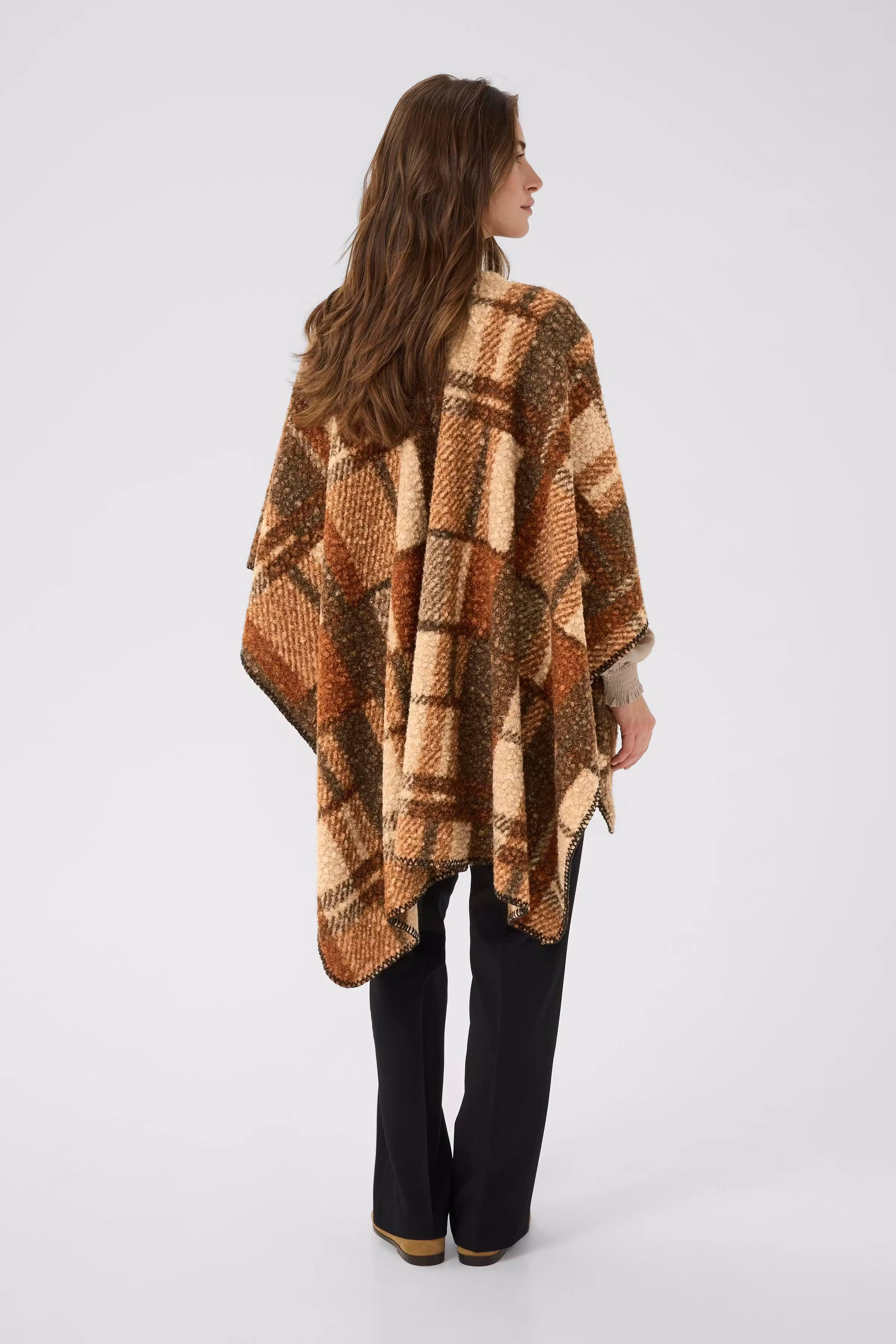 CRBlye Cape LOOKBOOK BACK 10614289-108399