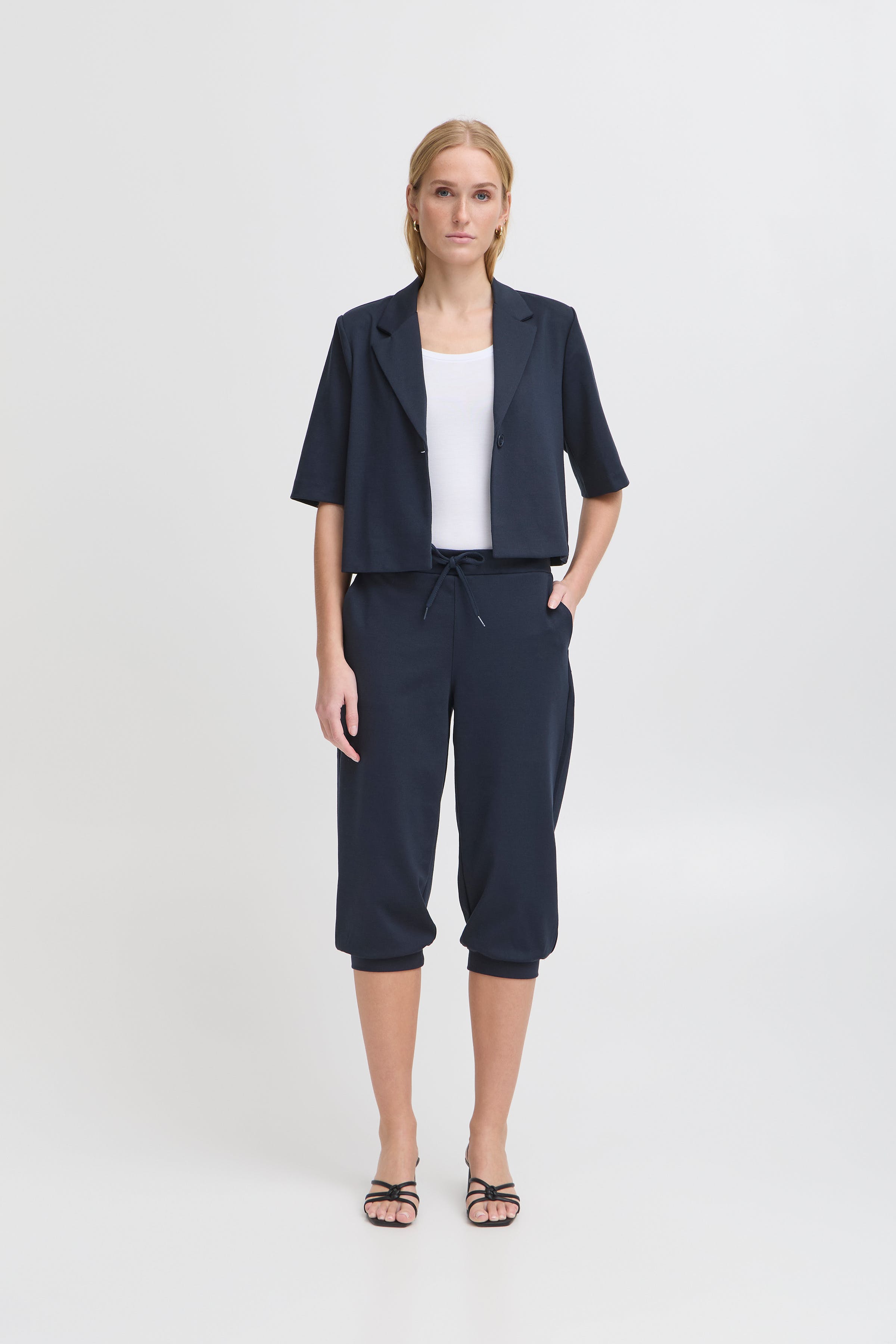 IHKATE Capri bukser LOOKBOOK FRONT 20123601-194010