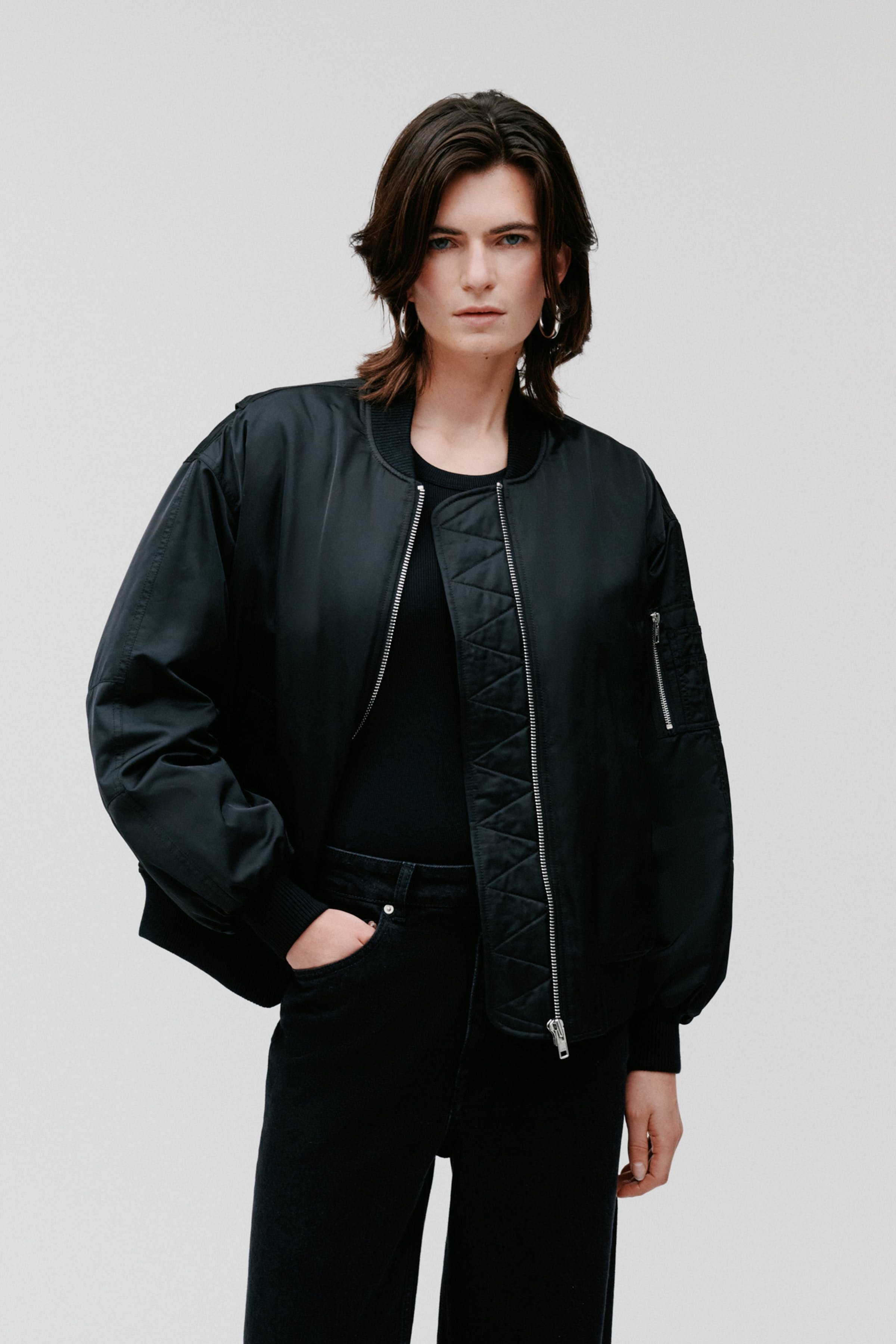 JANE JACKE LOOKBOOK FRONT 30600420-BK999