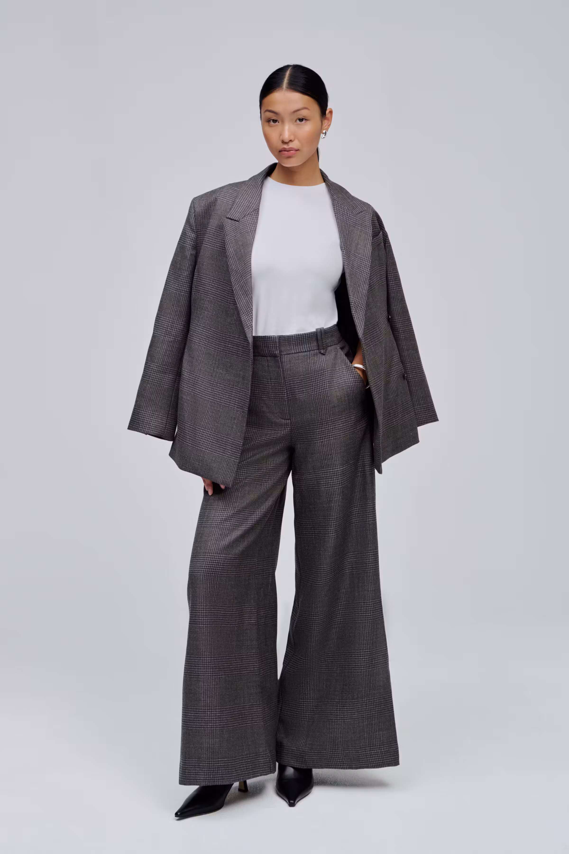 IOPersyia Trousers LOOKBOOK FRONT 30600059-MC1999