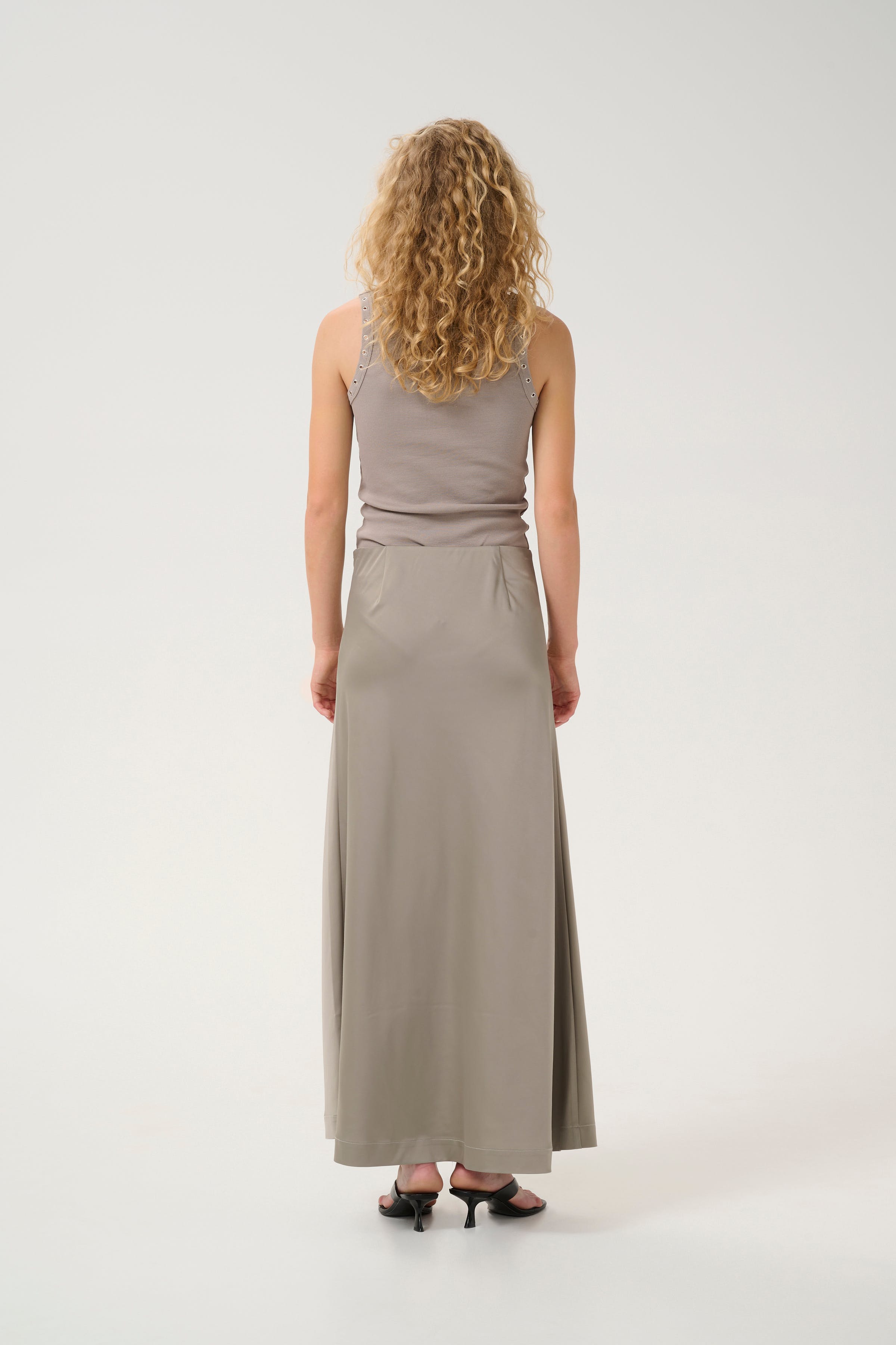 GZkhava Rock LOOKBOOK BACK 10909881-170207