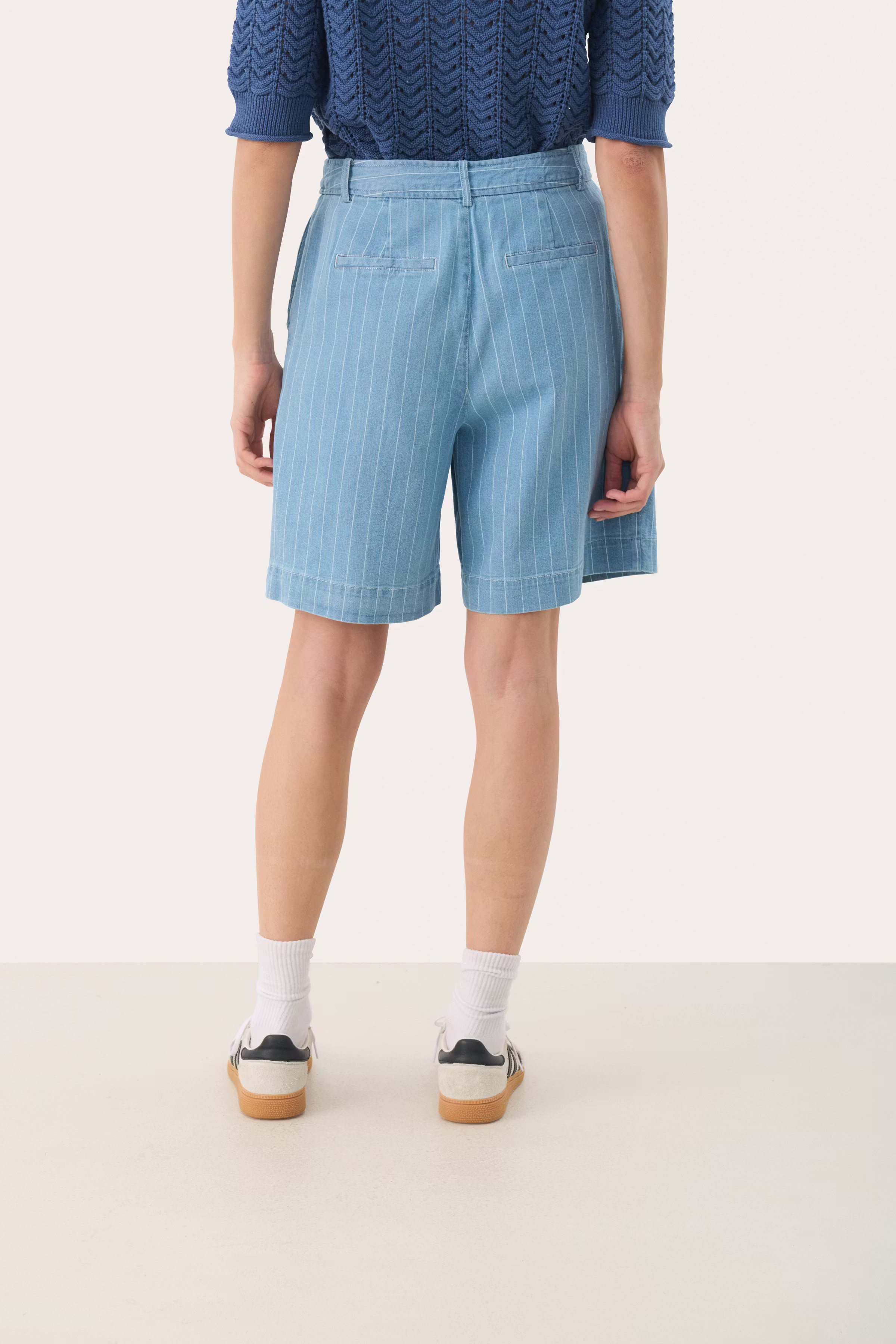 ReginasPW Shorts LOOKBOOK BACK 30310102-304304