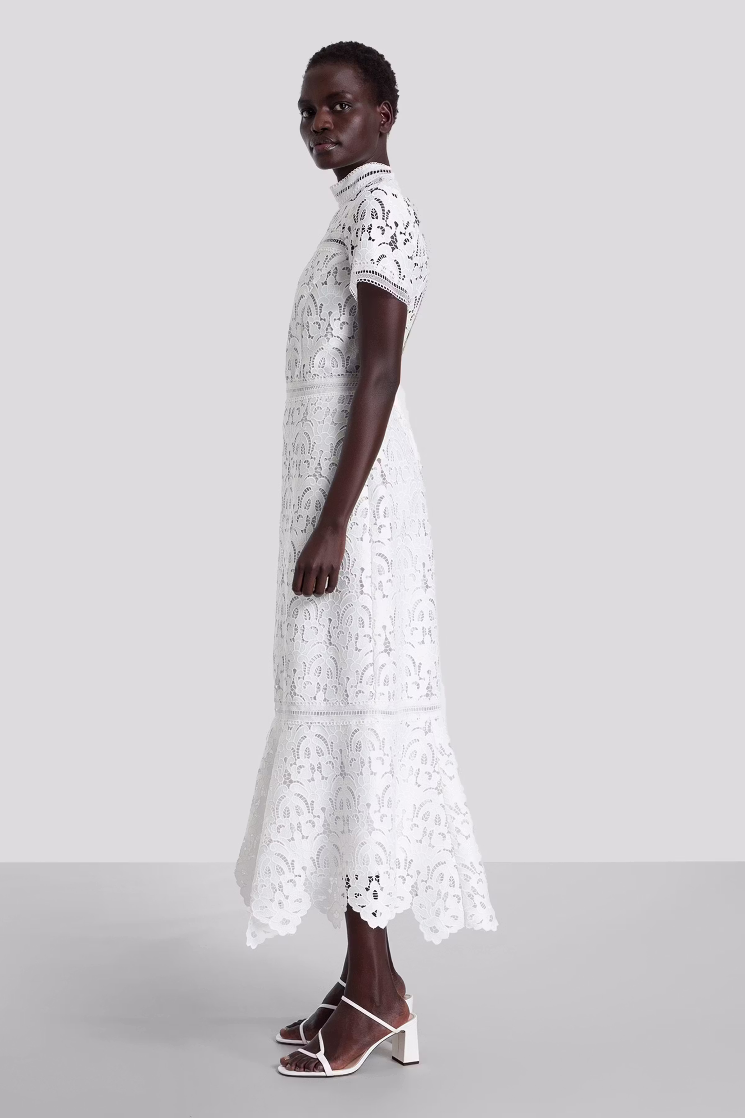 IOMARIANNA Kleid LOOKBOOK FRONT 30600347-WH010