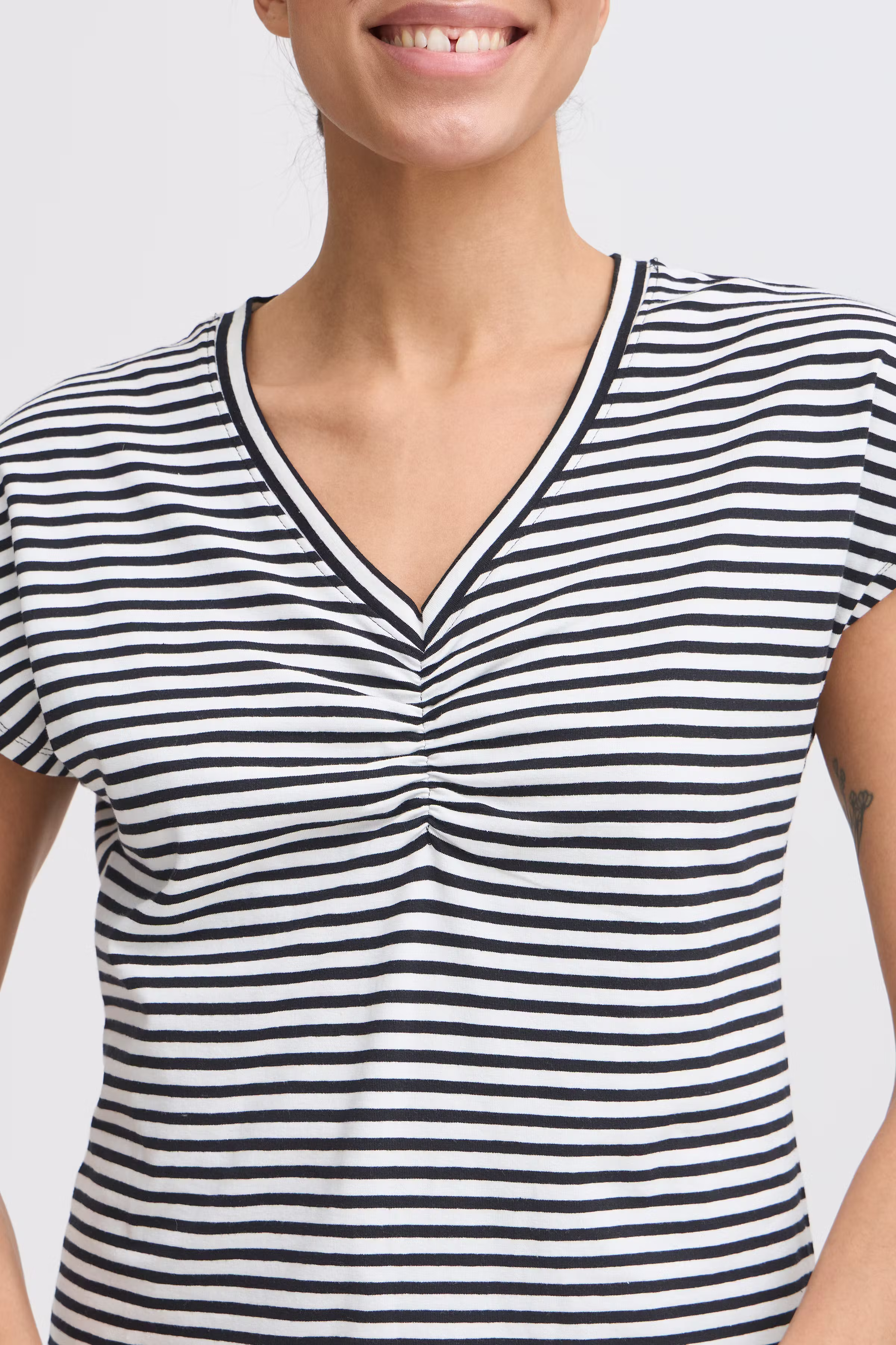 BYPANDINNA T-shirt LOOKBOOK DETAIL 20816853-204753