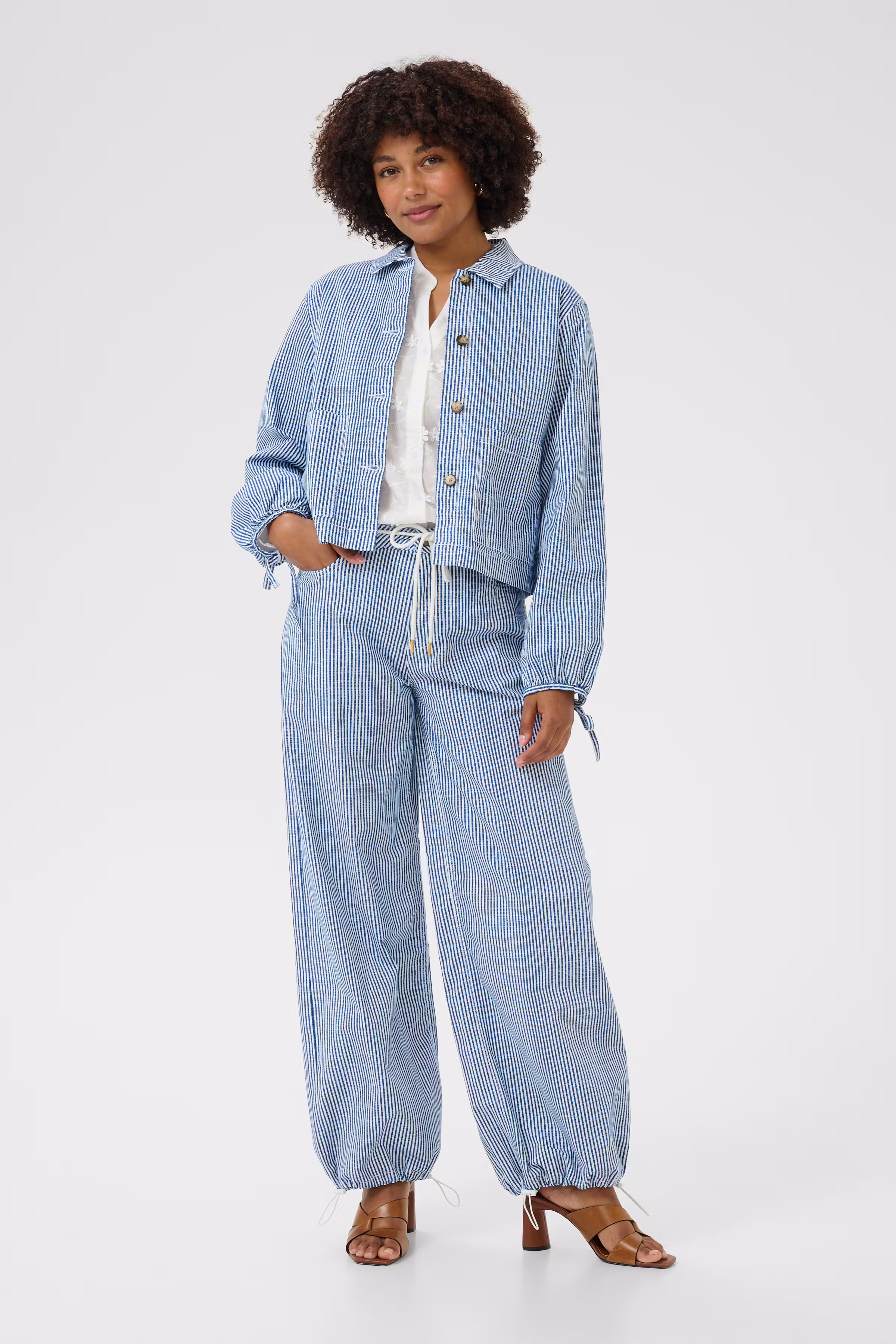 CRBerta Jacke LOOKBOOK FRONT 10613646-104155