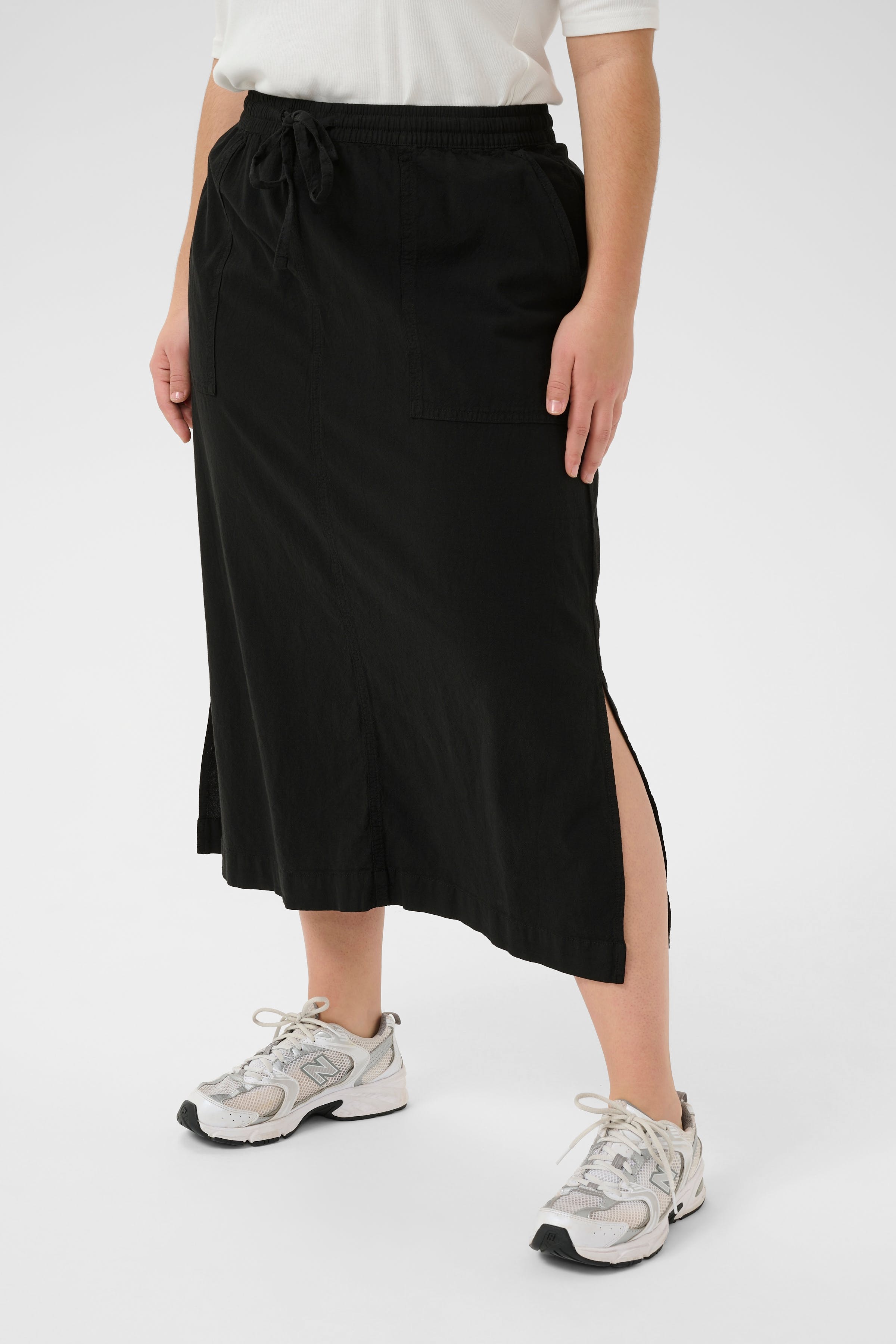 KCnana Skirt LOOKBOOK FRONT 10582896-100121