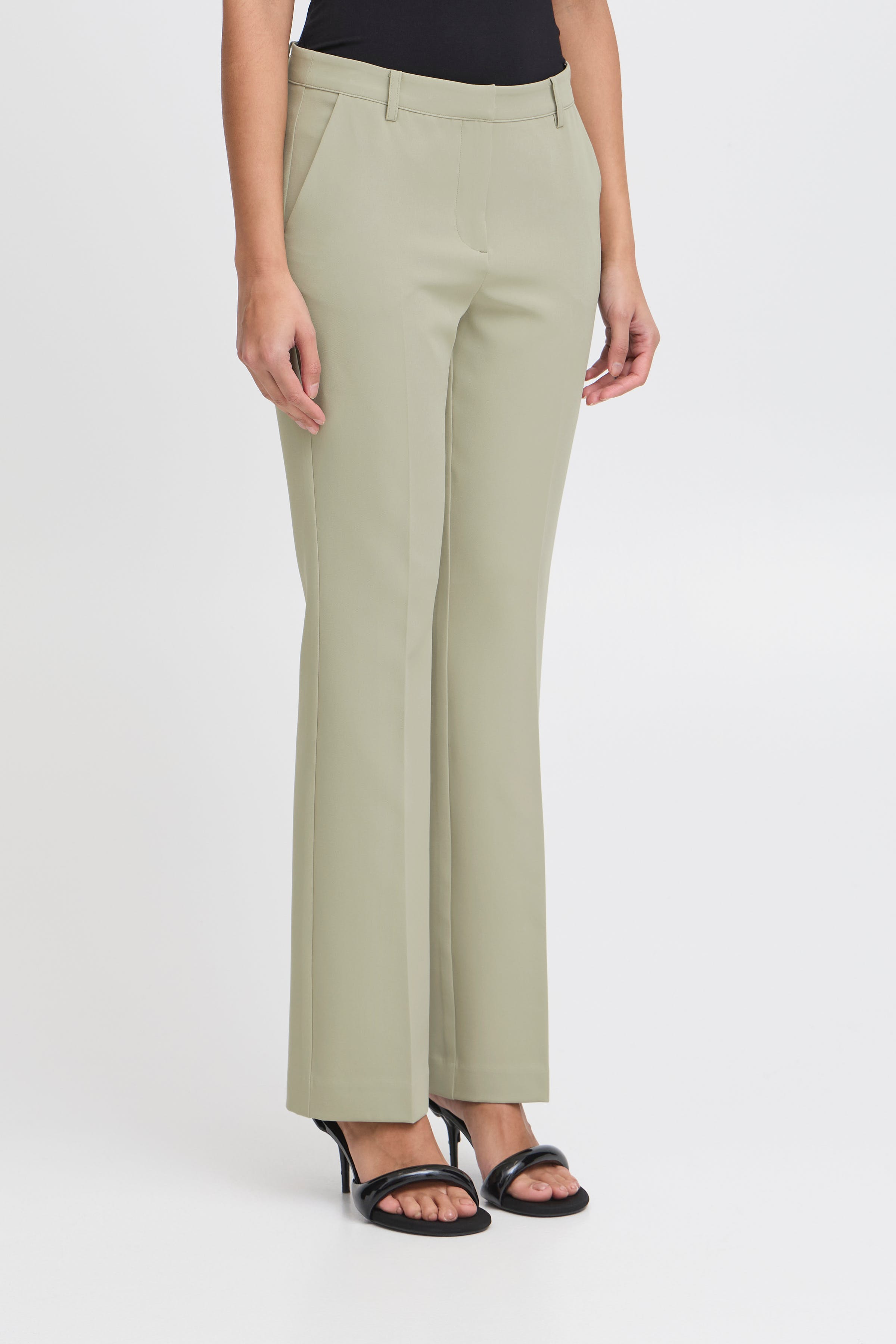 IHLEXI Trousers LOOKBOOK FRONT 20111211-160213