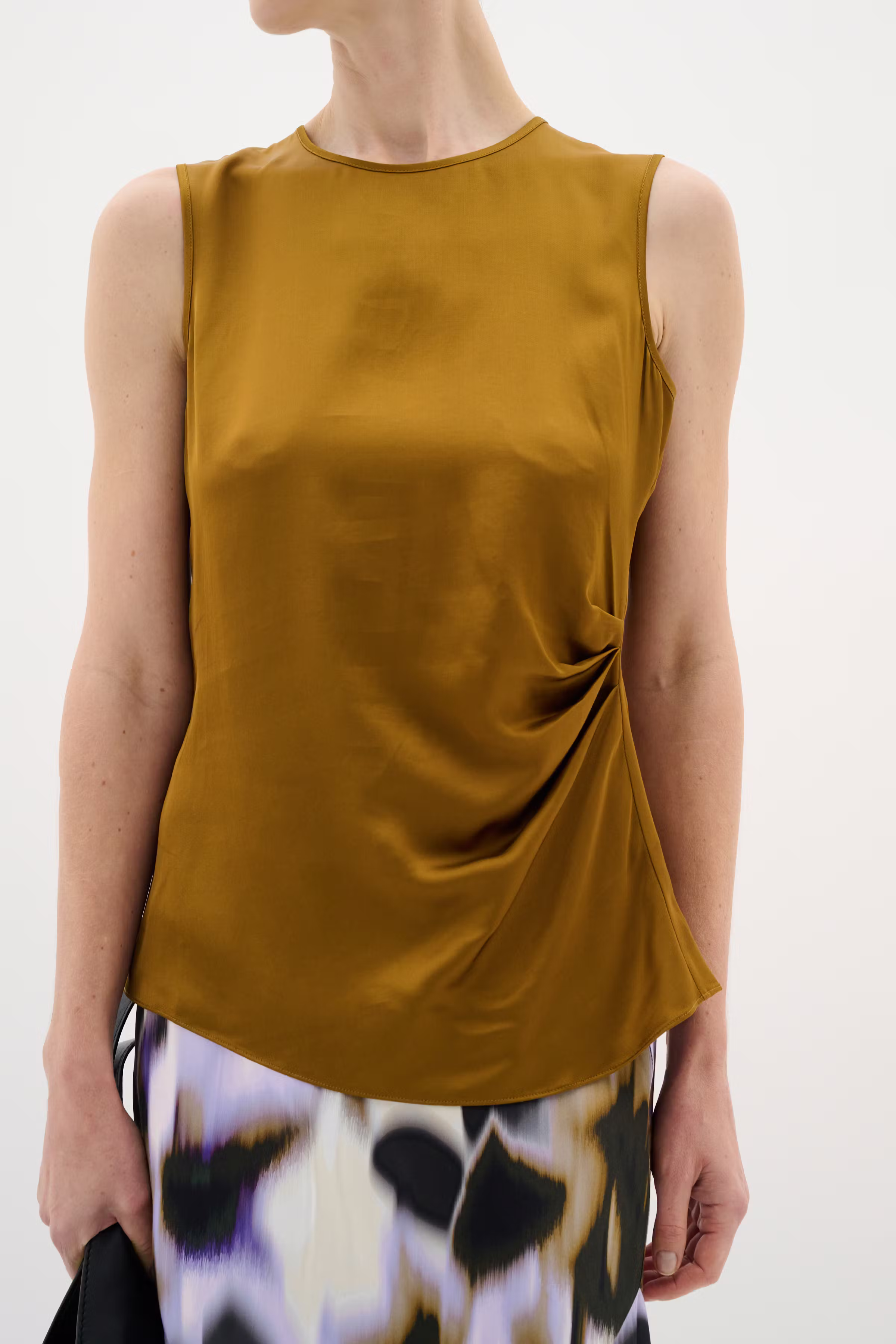 KaylaIW Top LOOKBOOK DETAIL 30110549-180840