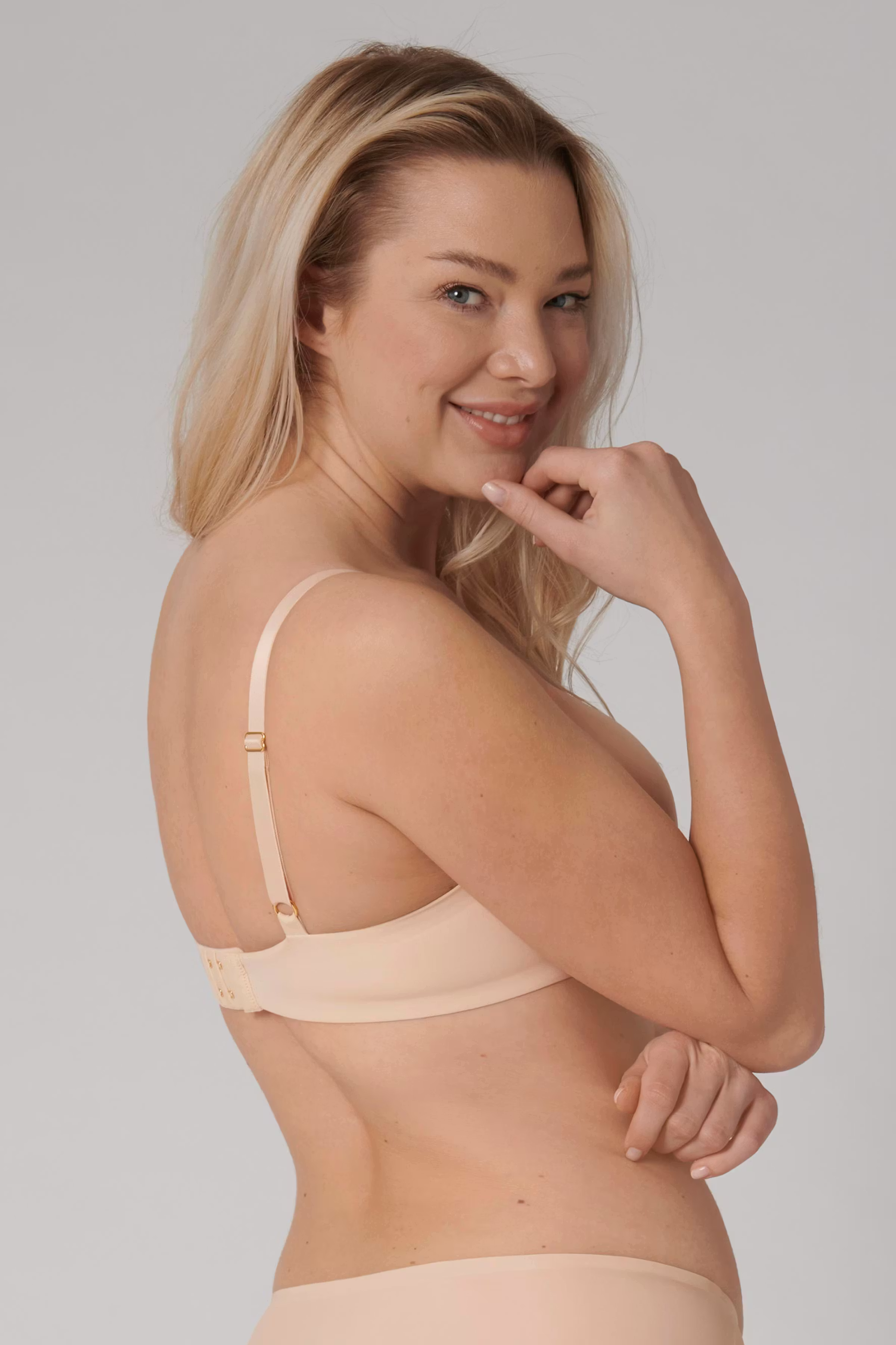 BodyMake-Up BH LOOKBOOK BACK 40500123-T00NZ