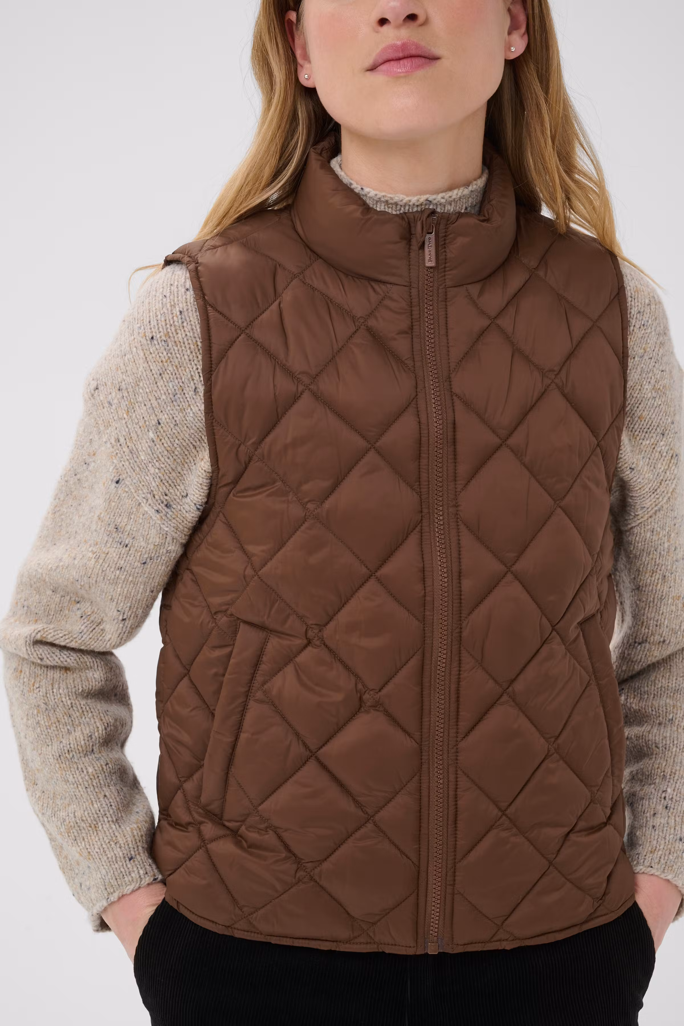 CarlotaPW Warm vest LOOKBOOK DETAIL 30310628-191223