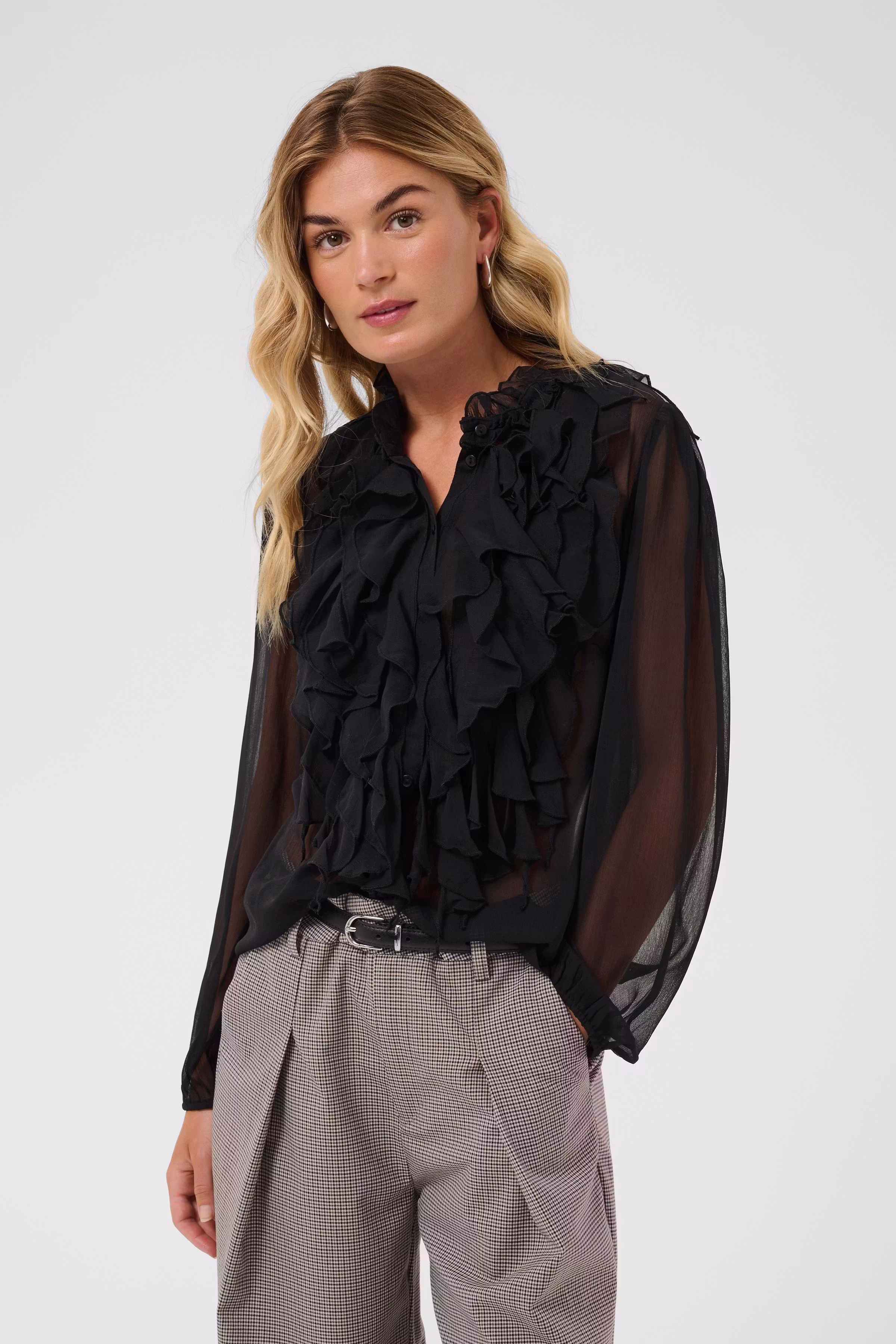 LiljaSZ Hemd LOOKBOOK FRONT 30512627-193911