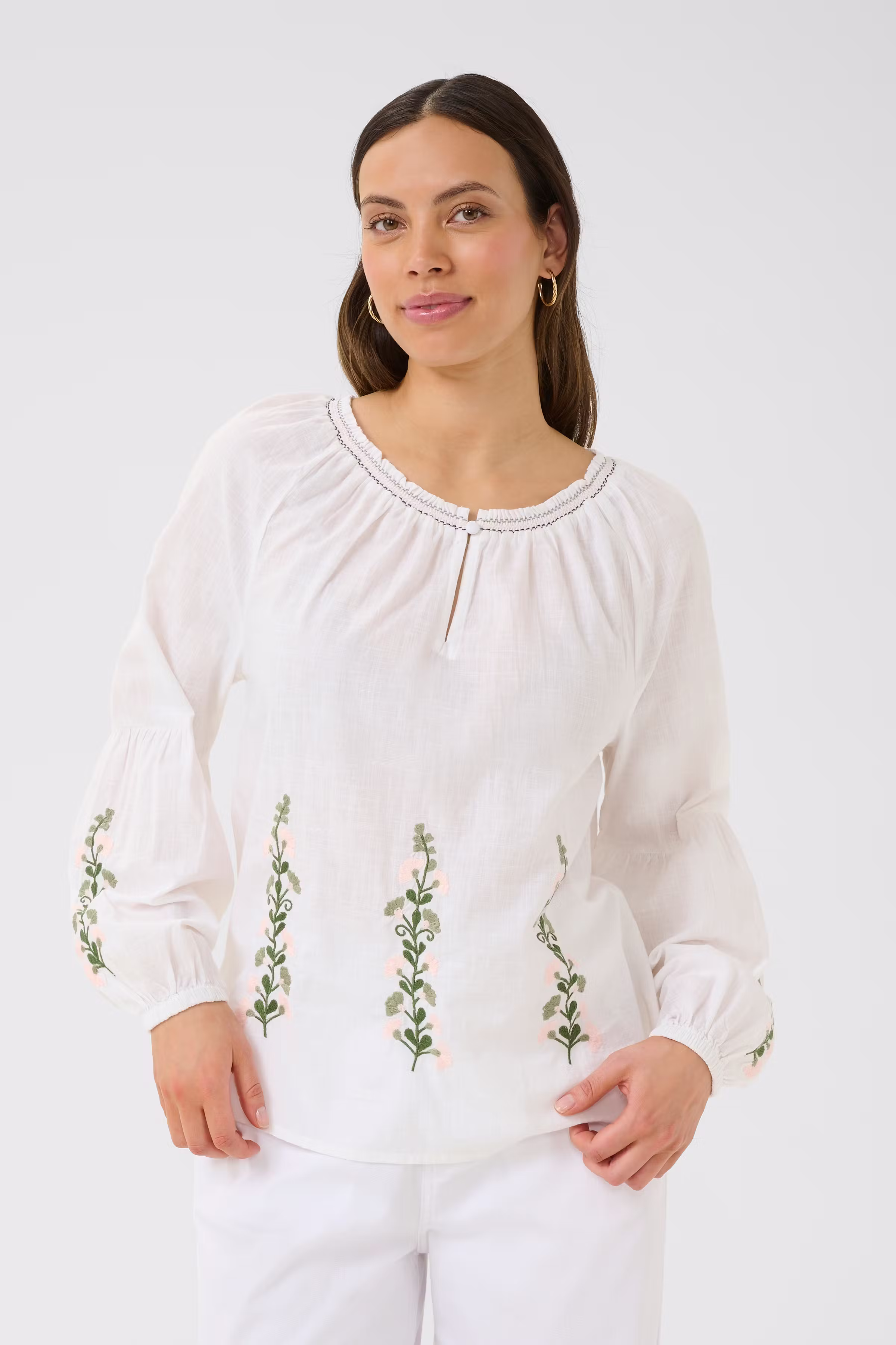 CRSara Blouse LOOKBOOK FRONT 10613326-107756