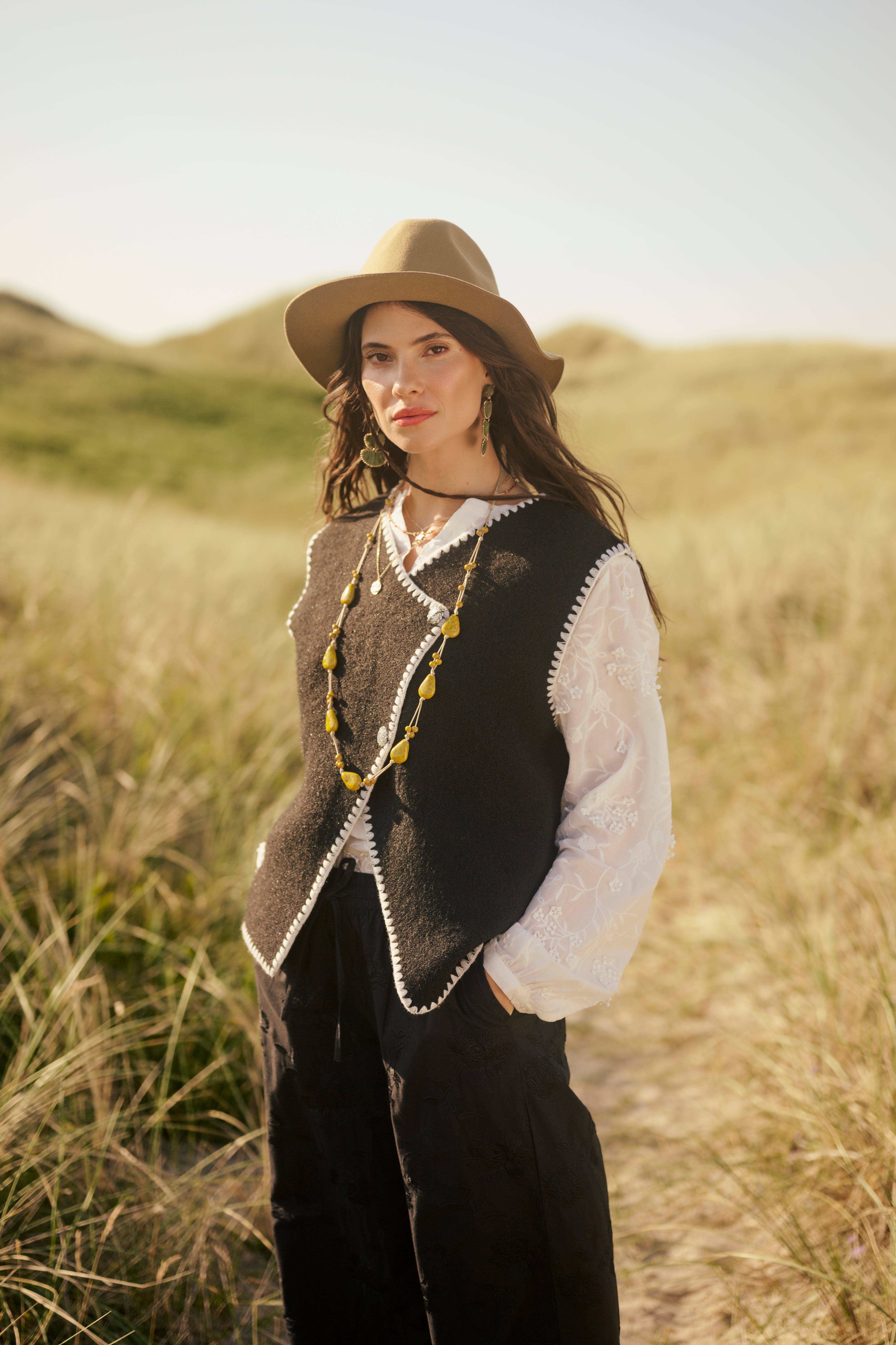 CRHilda Hemd LOCATION NONE 10614183-110602