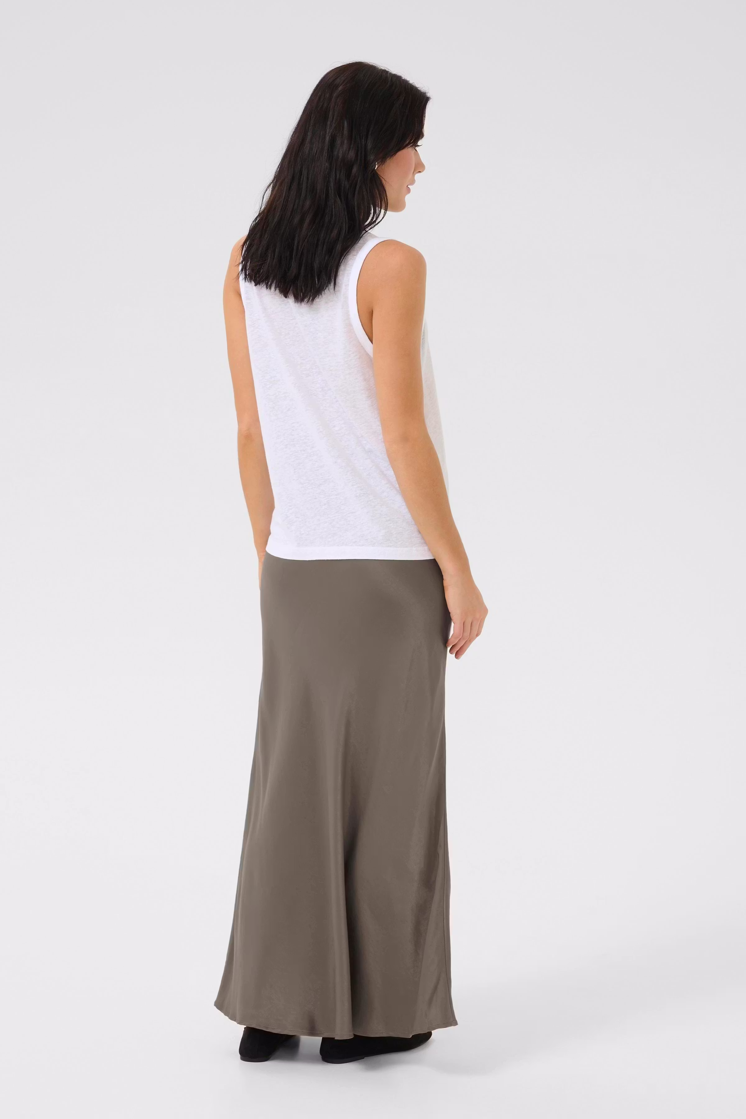 EstelleMW Satin skirt LOOKBOOK BACK 10704820-181112