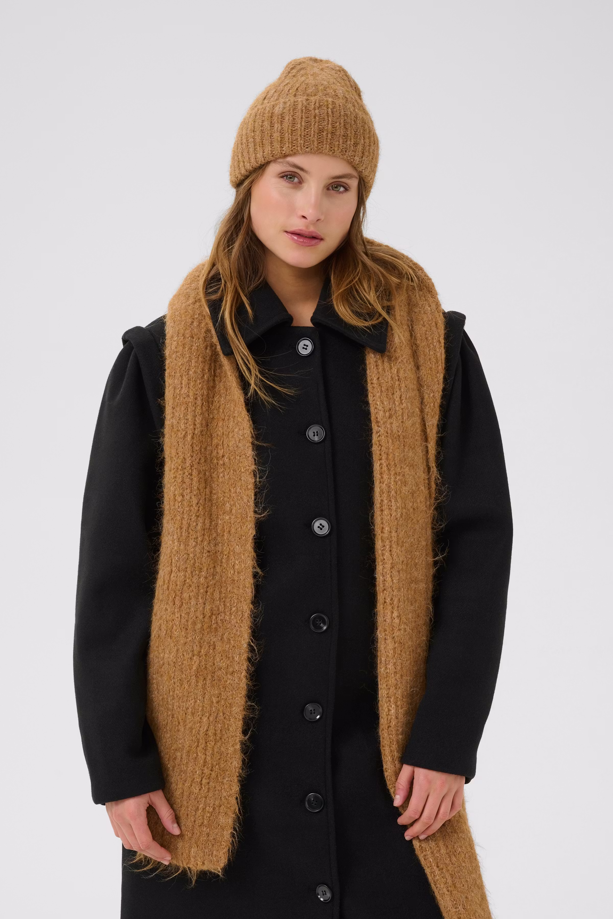 KAhenry Hatt LOOKBOOK FRONT 10510407-1810291