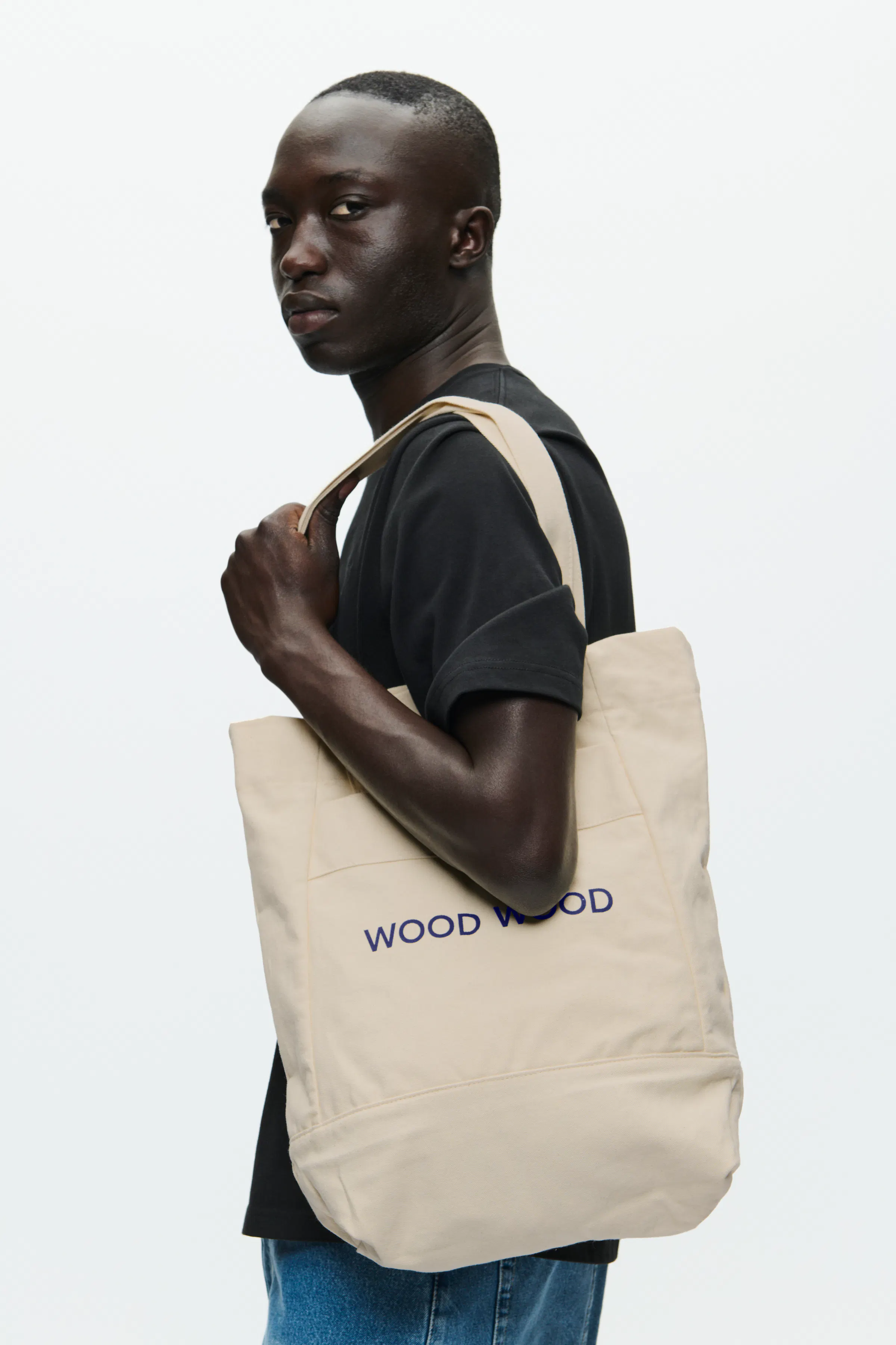 WWWade Tasche LOCATION NONE 30252019-304338