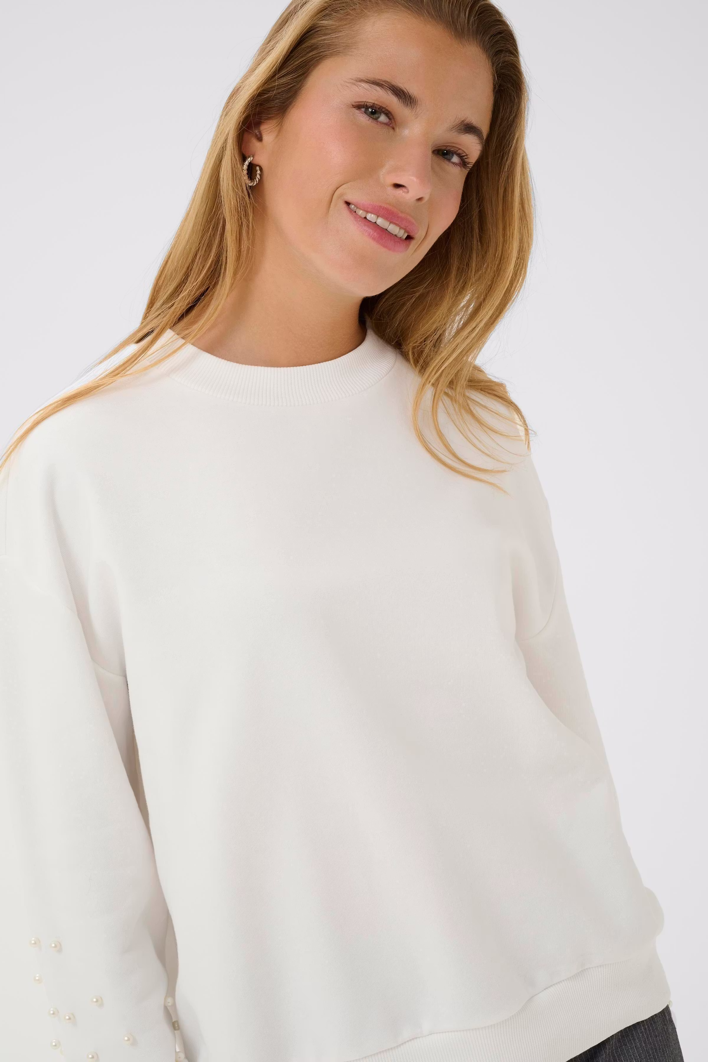 KAprecious Sweatshirt LOOKBOOK DETAIL 10510870-110602