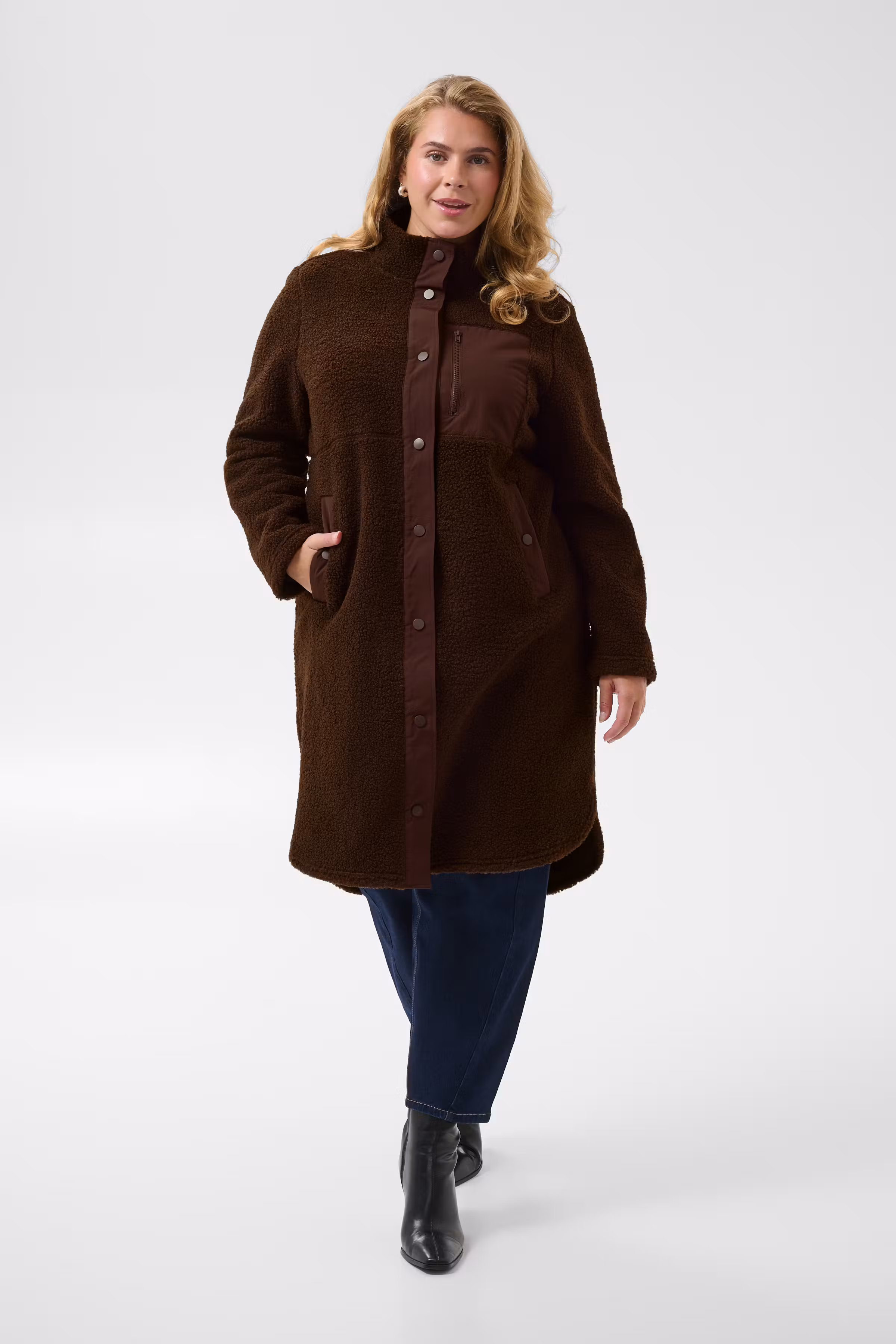KCsally Frakke LOOKBOOK FRONT 10584763-191218