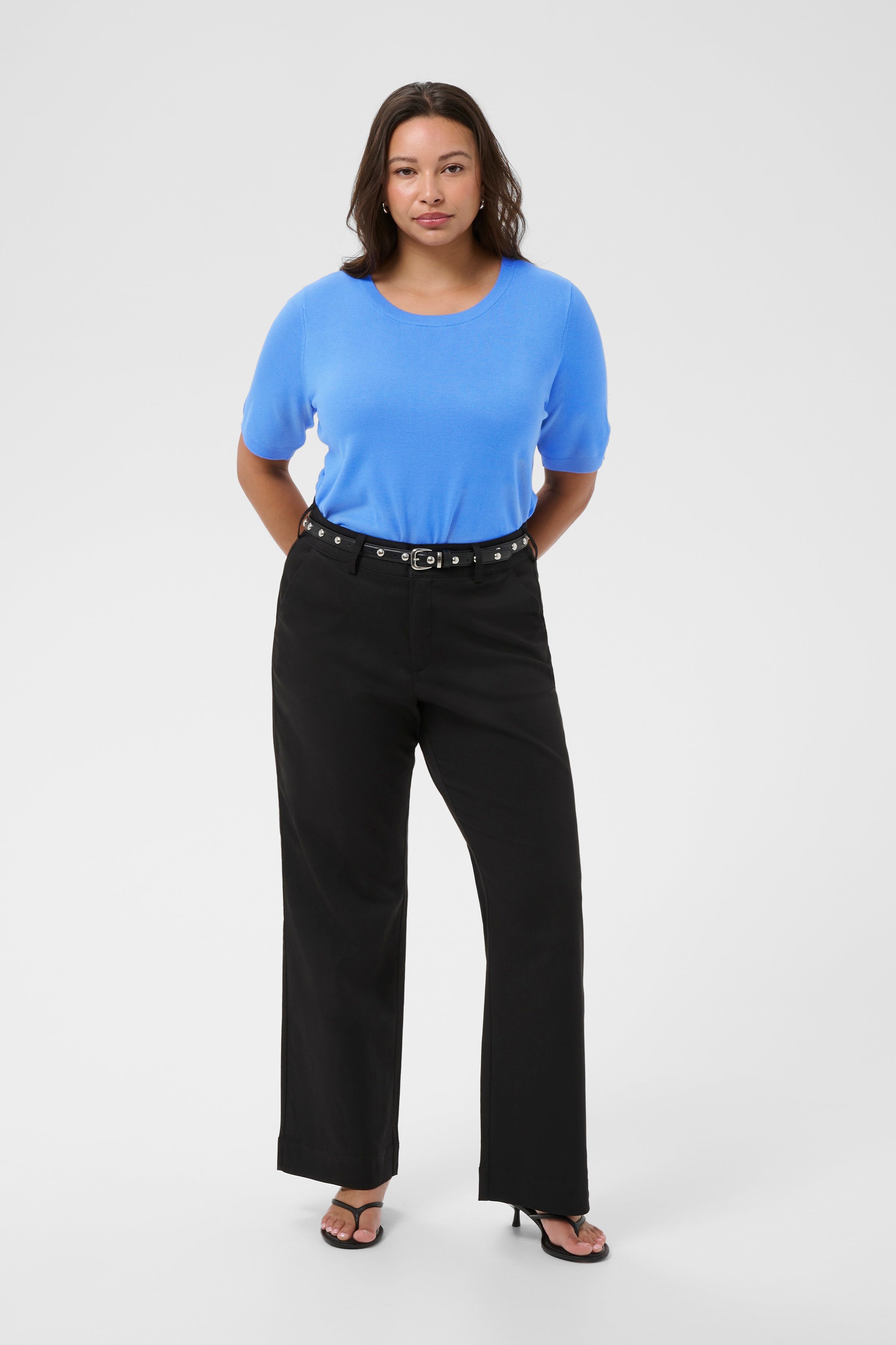 KClizzy Pullover LOOKBOOK FRONT 10582205-174037
