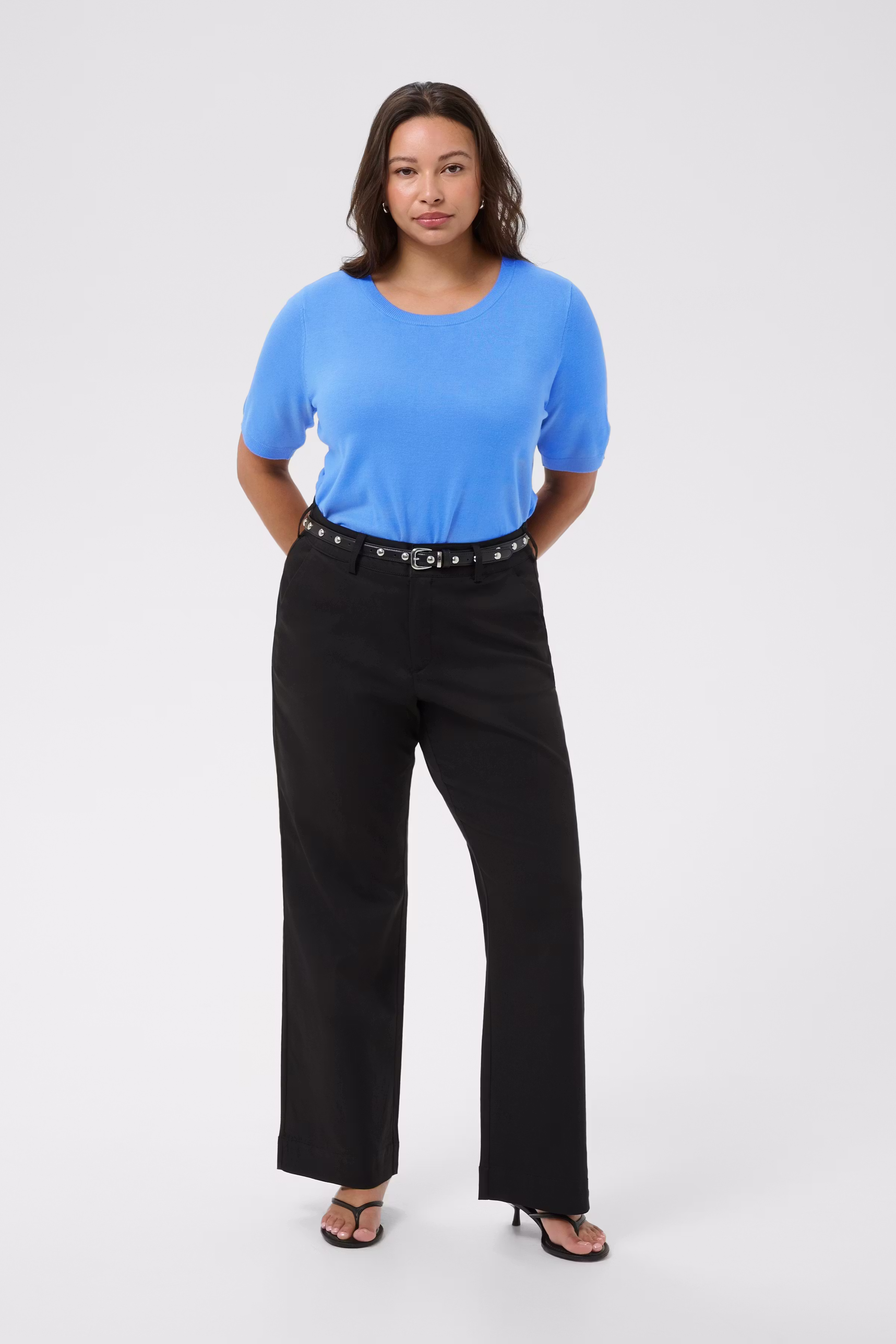 KClizzy Pullover LOOKBOOK FRONT 10582205-174037