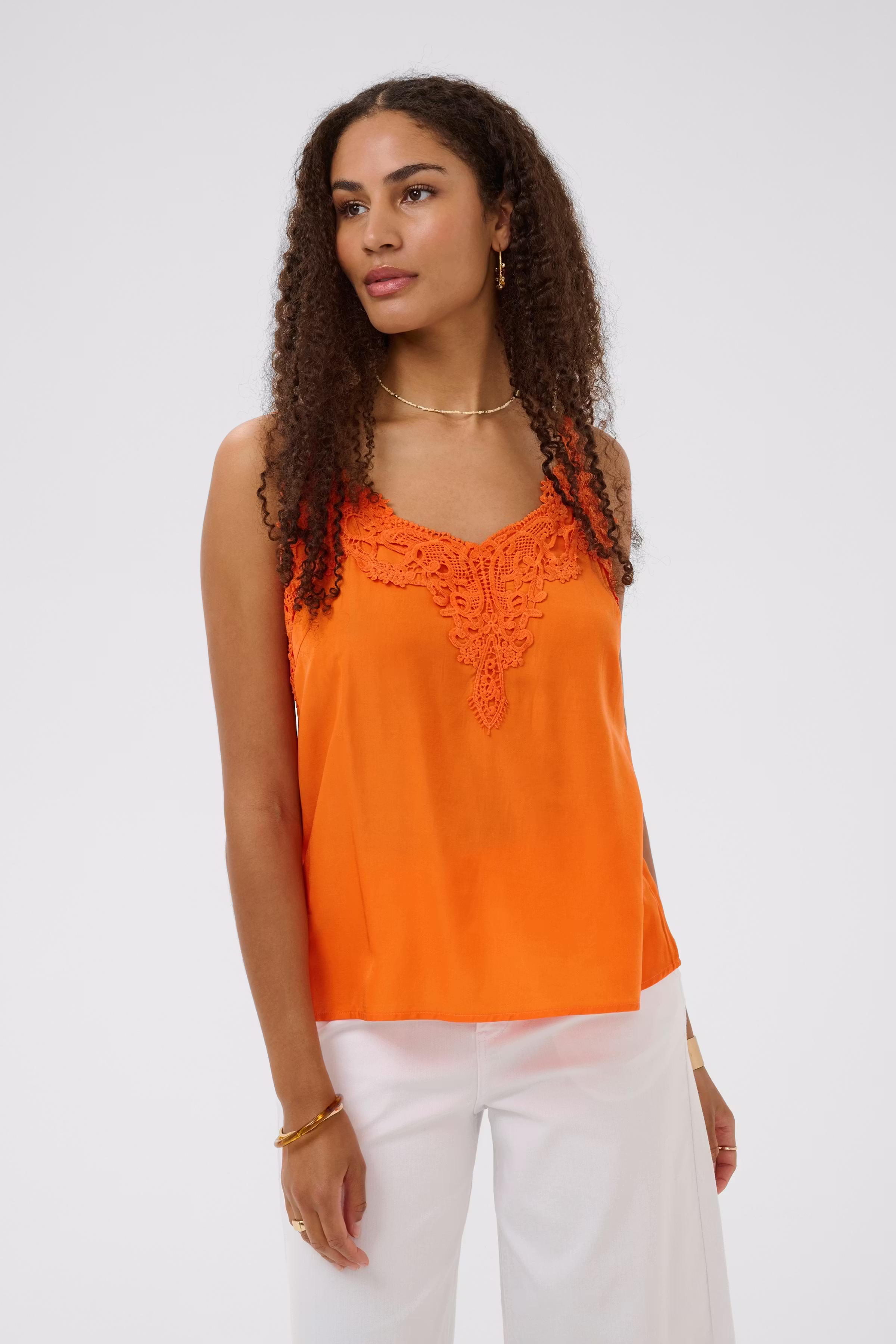 CRAnna Top LOOKBOOK FRONT 10611224-171360