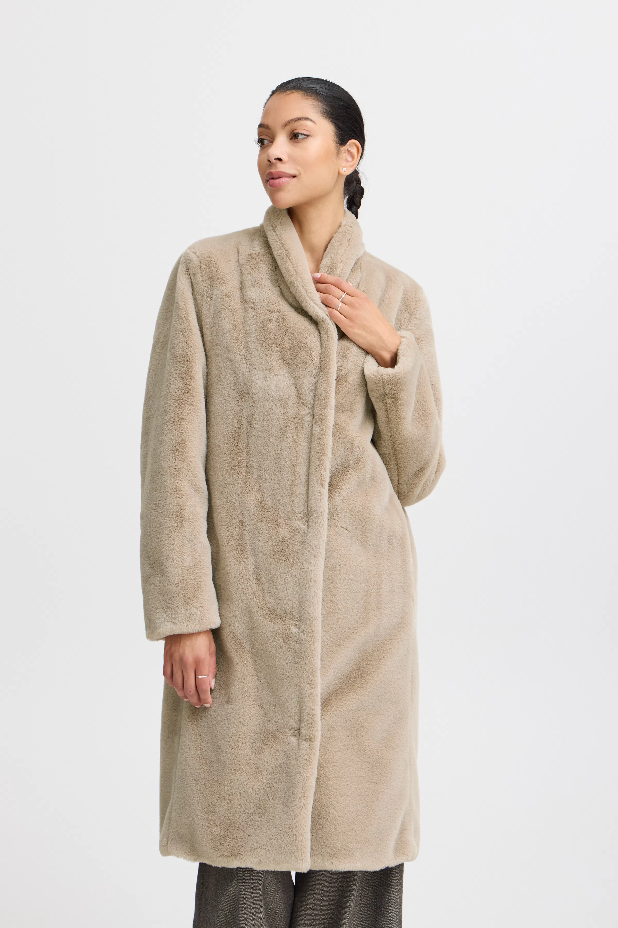 BYBEMIO Coat in birk cow fake fur / white polyester | b.young