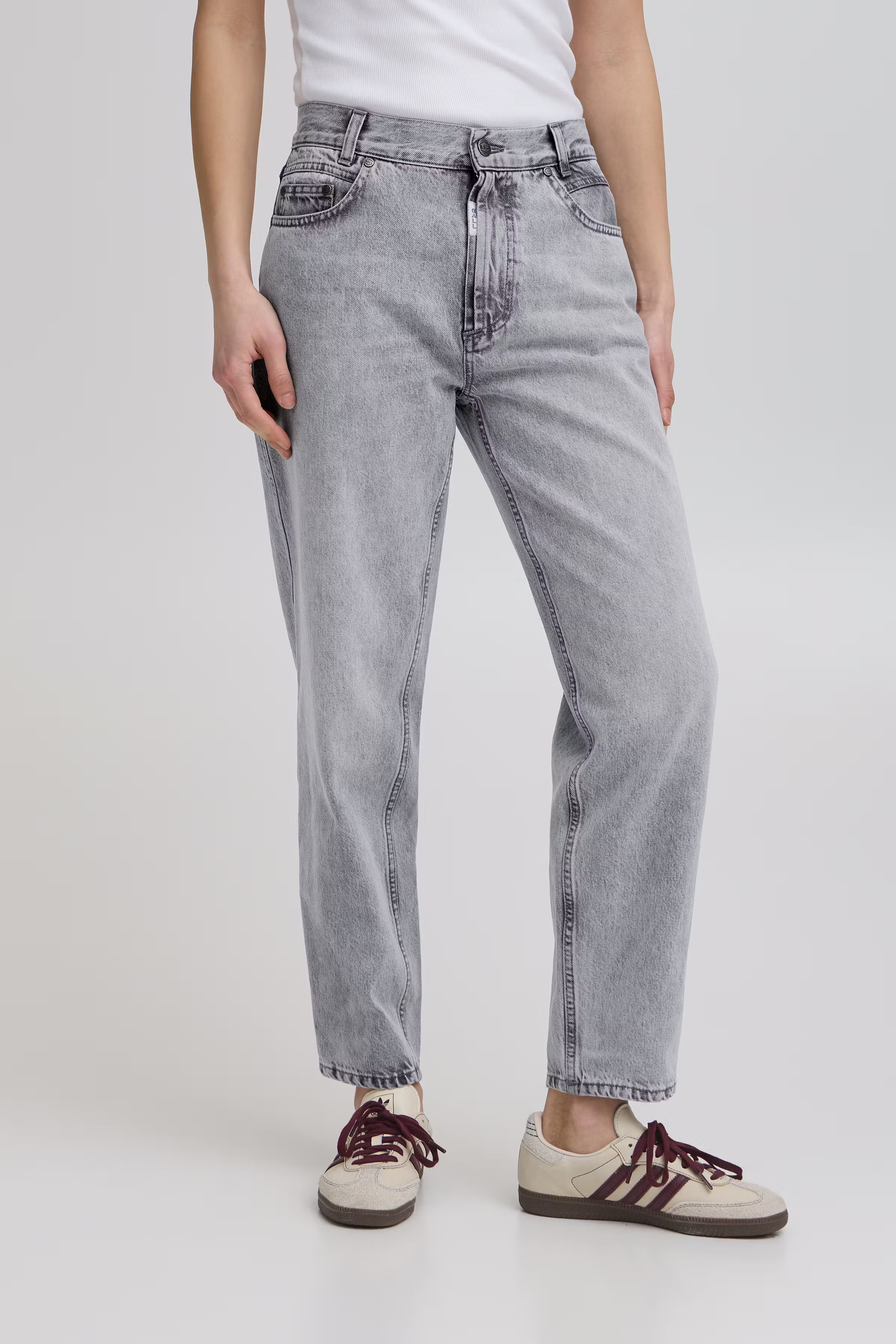 BAPAOLO Cropped Jeans LOOKBOOK FRONT 50405137-204607