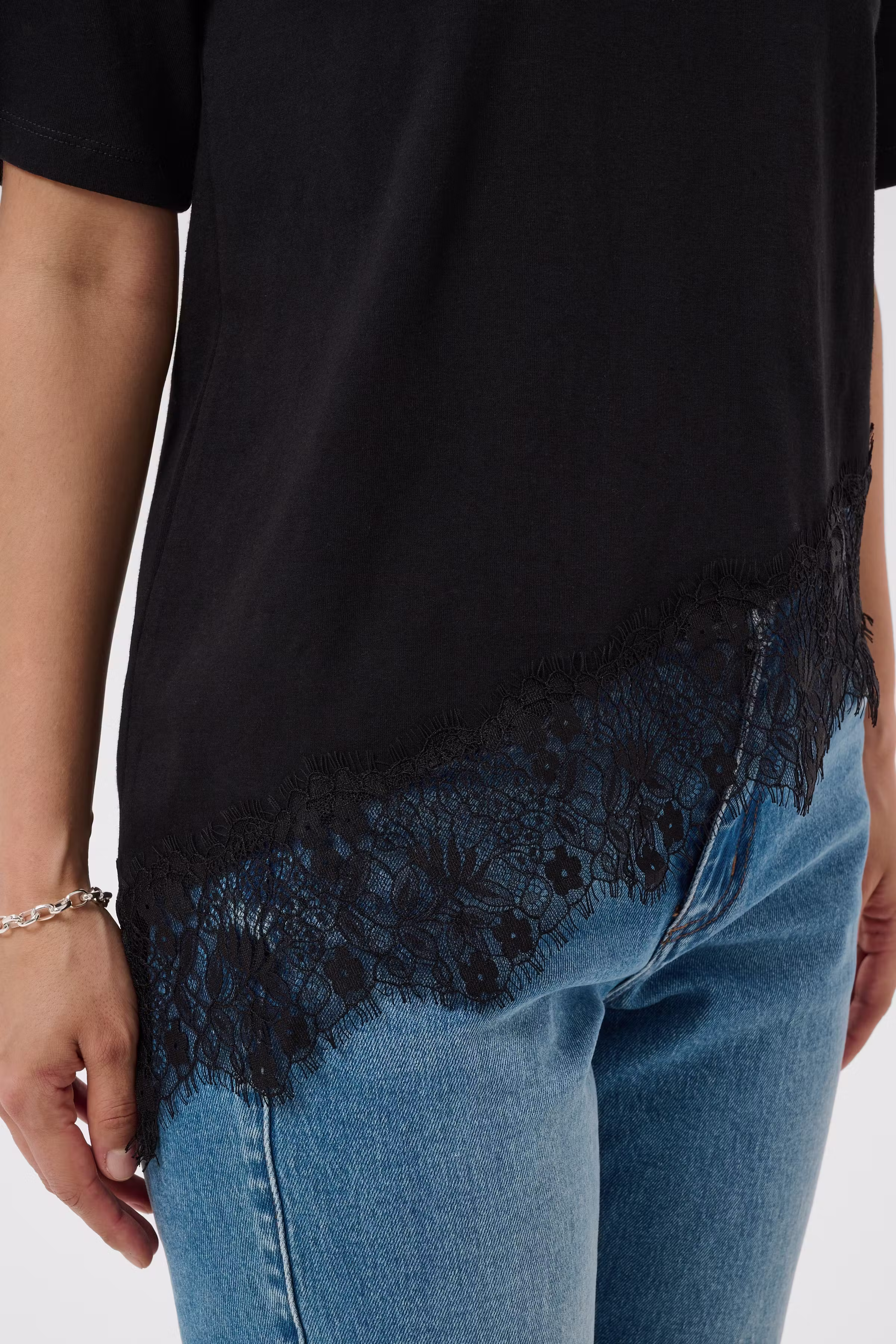 KAmelis T-shirt LOOKBOOK DETAIL 10512730-100121