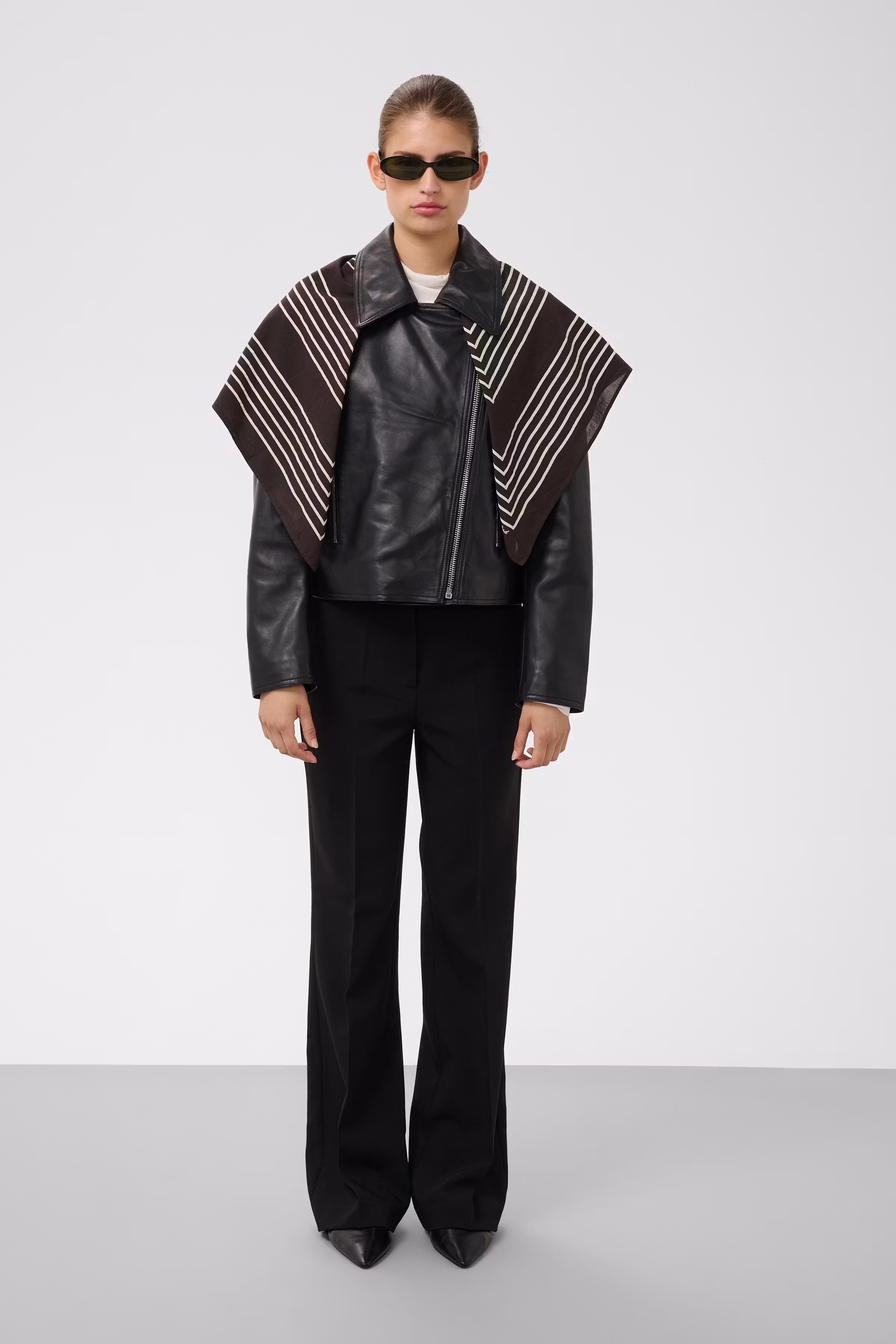SLMonostripe Scarf LOOKBOOK FRONT 30409233-305343
