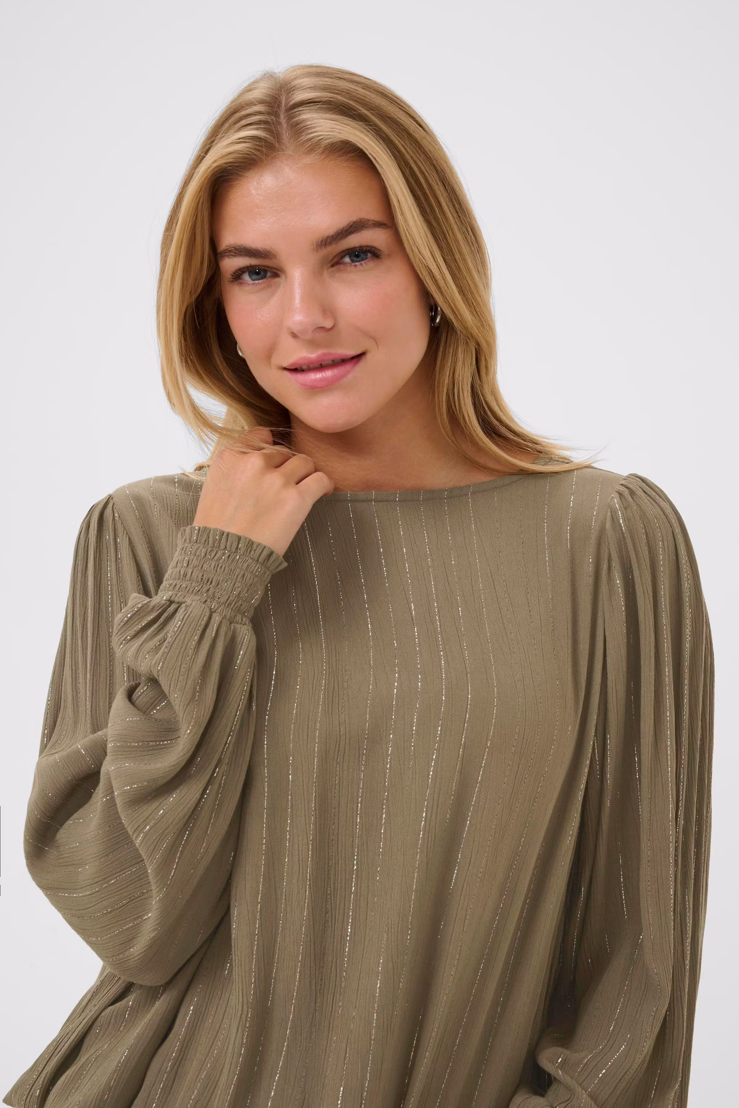 KAliv Glimmerbluse LOOKBOOK DETAIL 10509331-190808