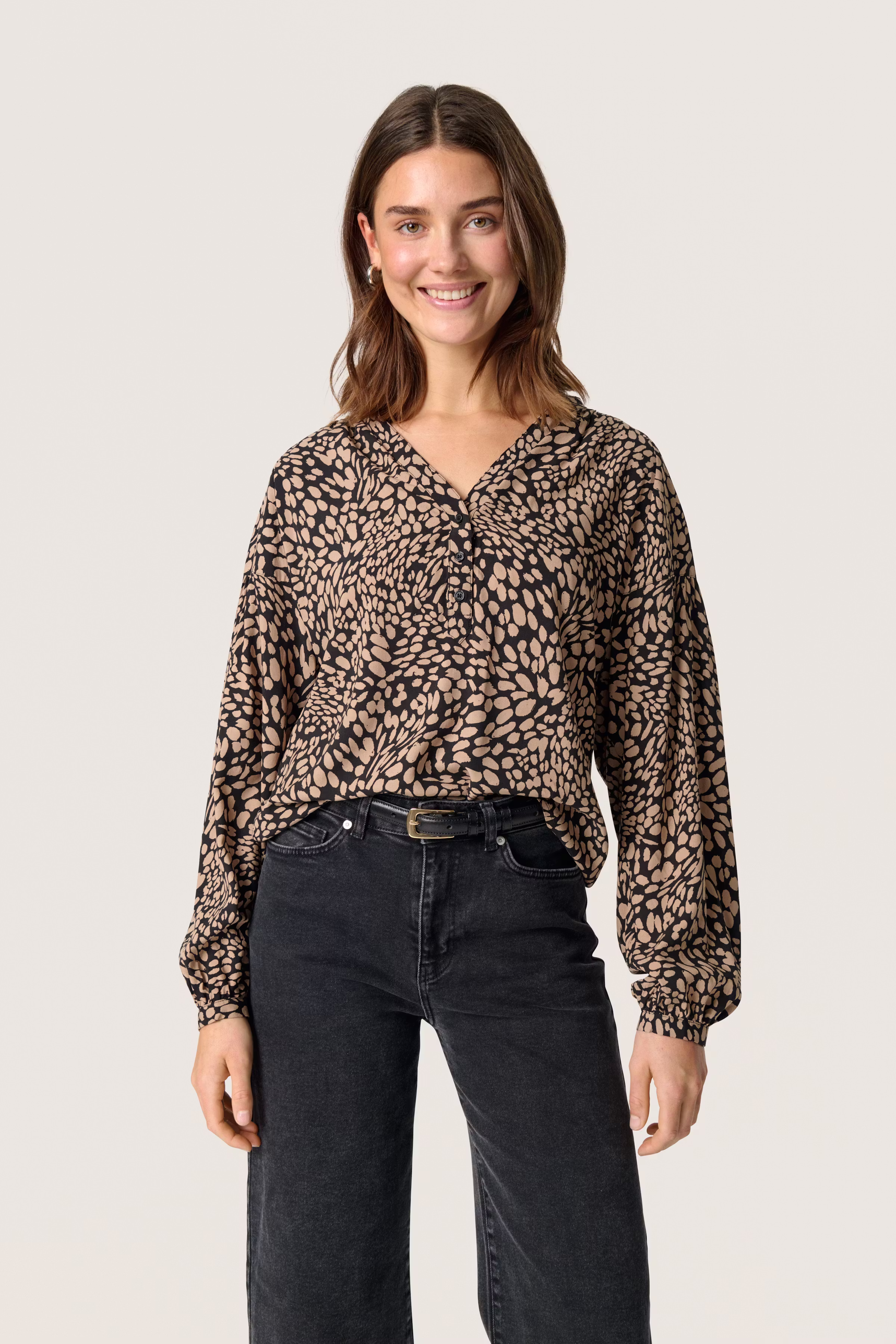 SLNaya Blouse LOOKBOOK FRONT 30408028-303509