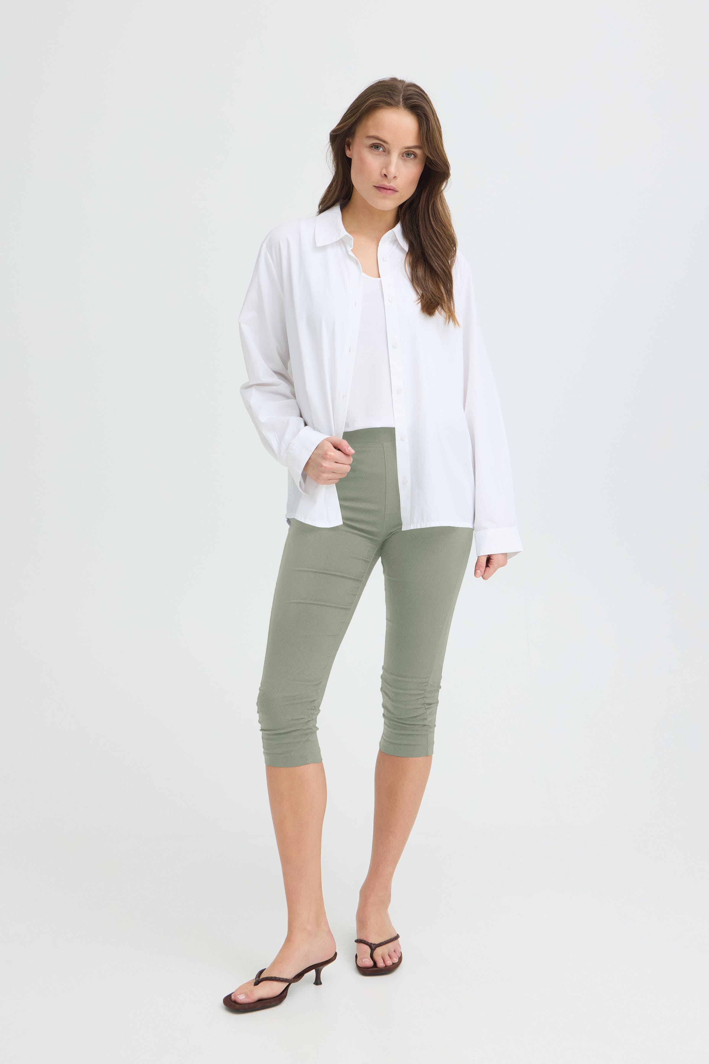 BYKEIRA Capri pants LOOKBOOK FRONT 20805611-176212