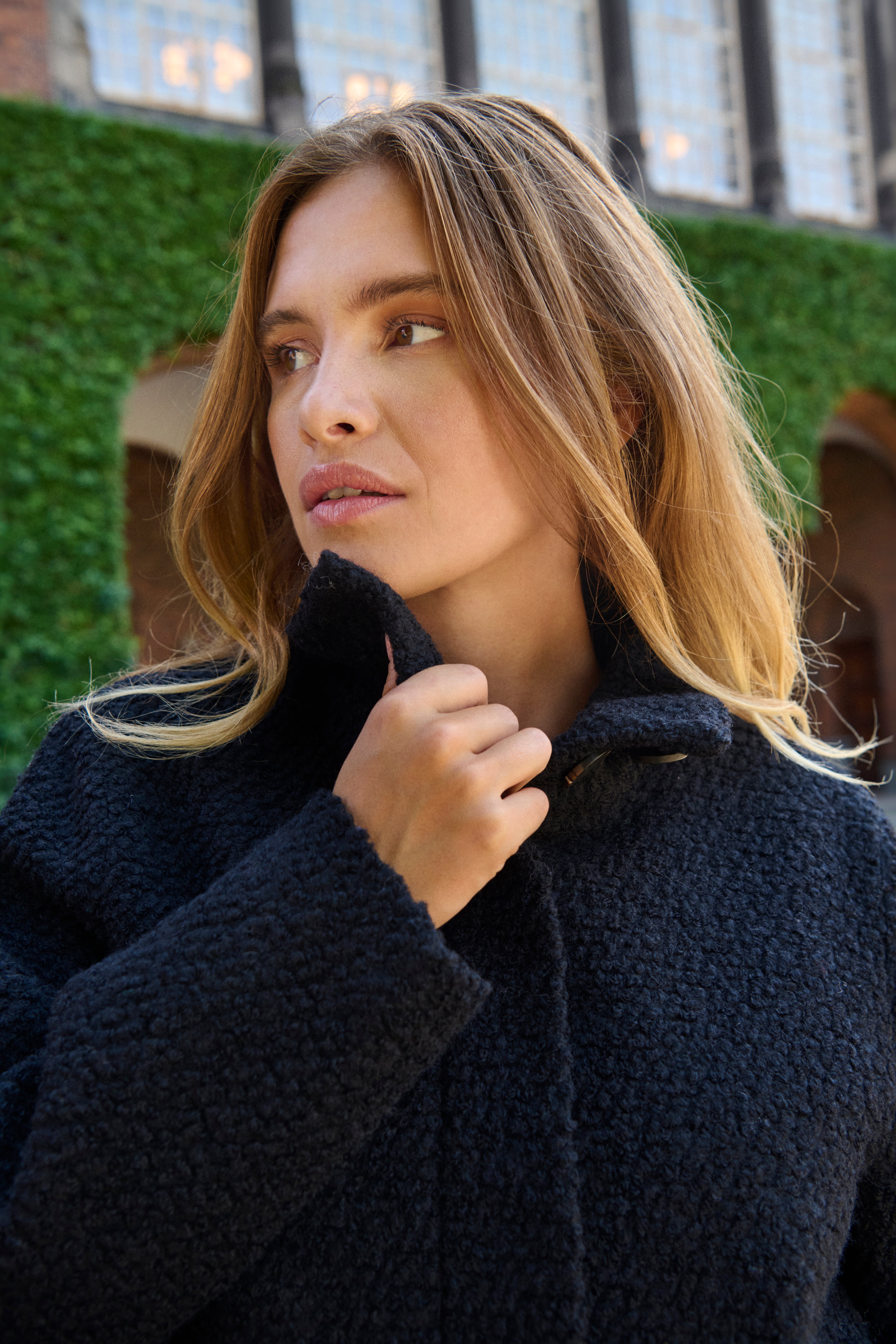 FerddySZ Mantel LOCATION NONE 30513444-193911