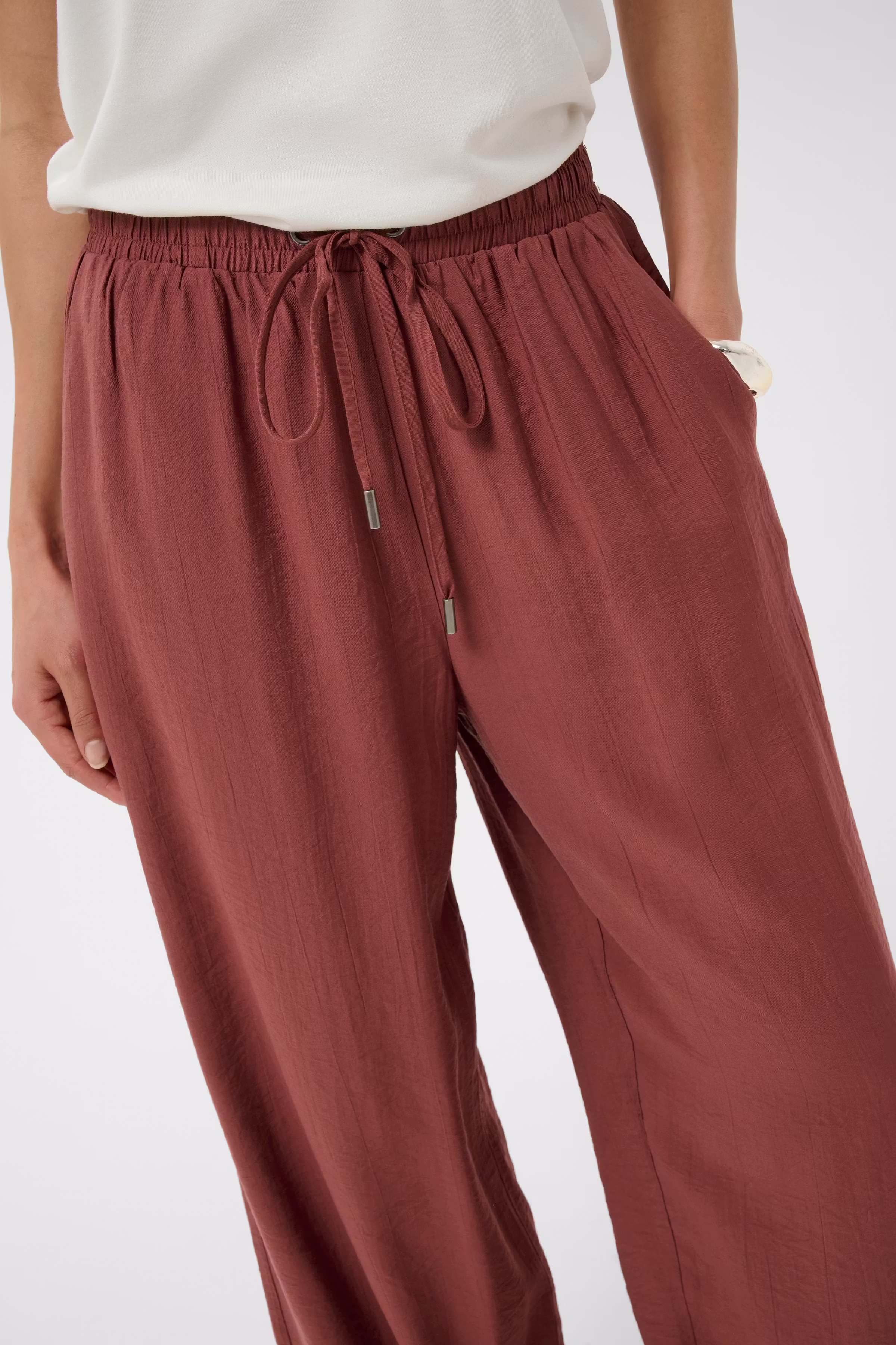 KAemily Bukser LOOKBOOK DETAIL 10511609-191334