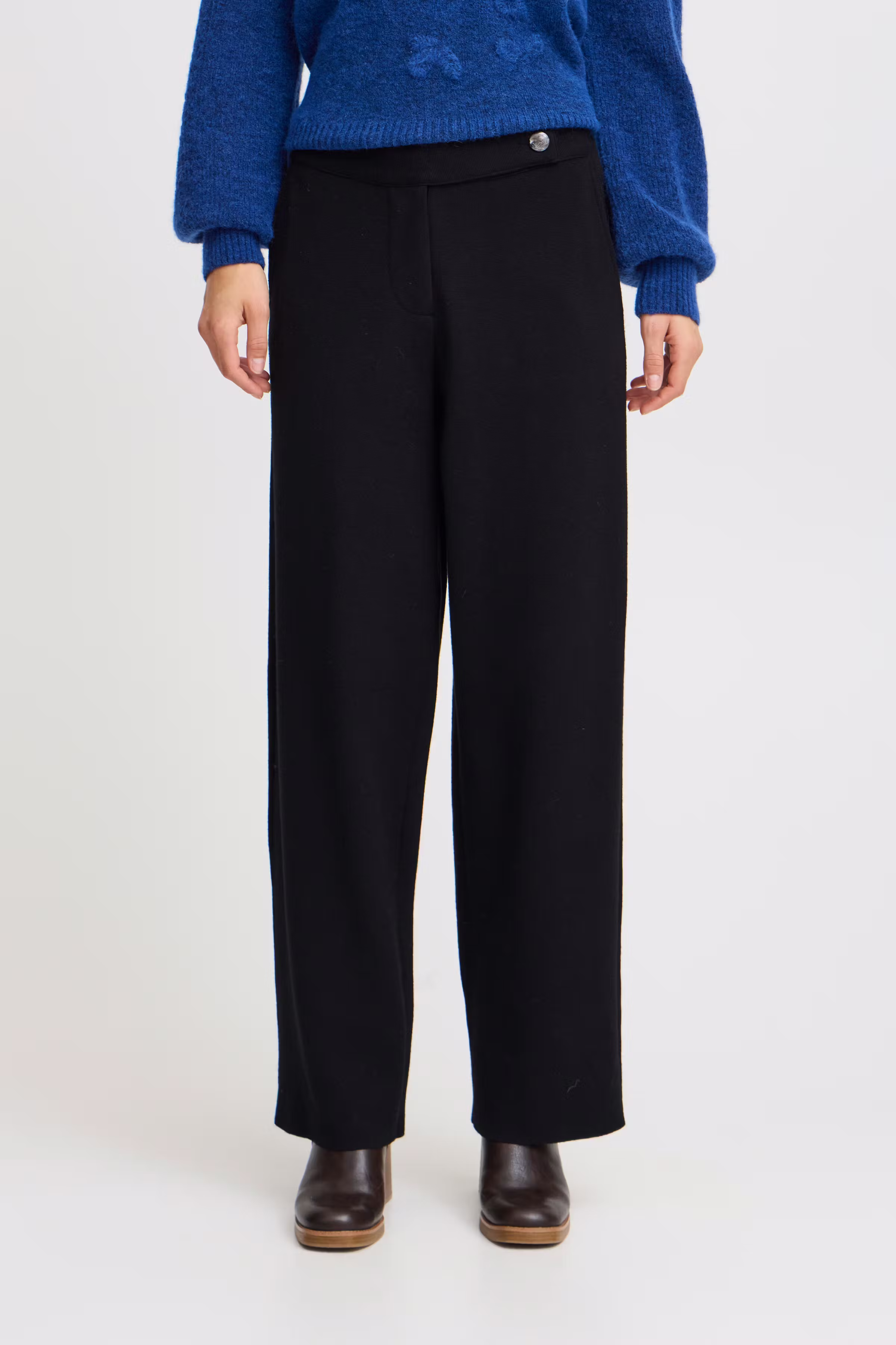 IRVITOU Trousers LOOKBOOK FRONT 20121630-194008