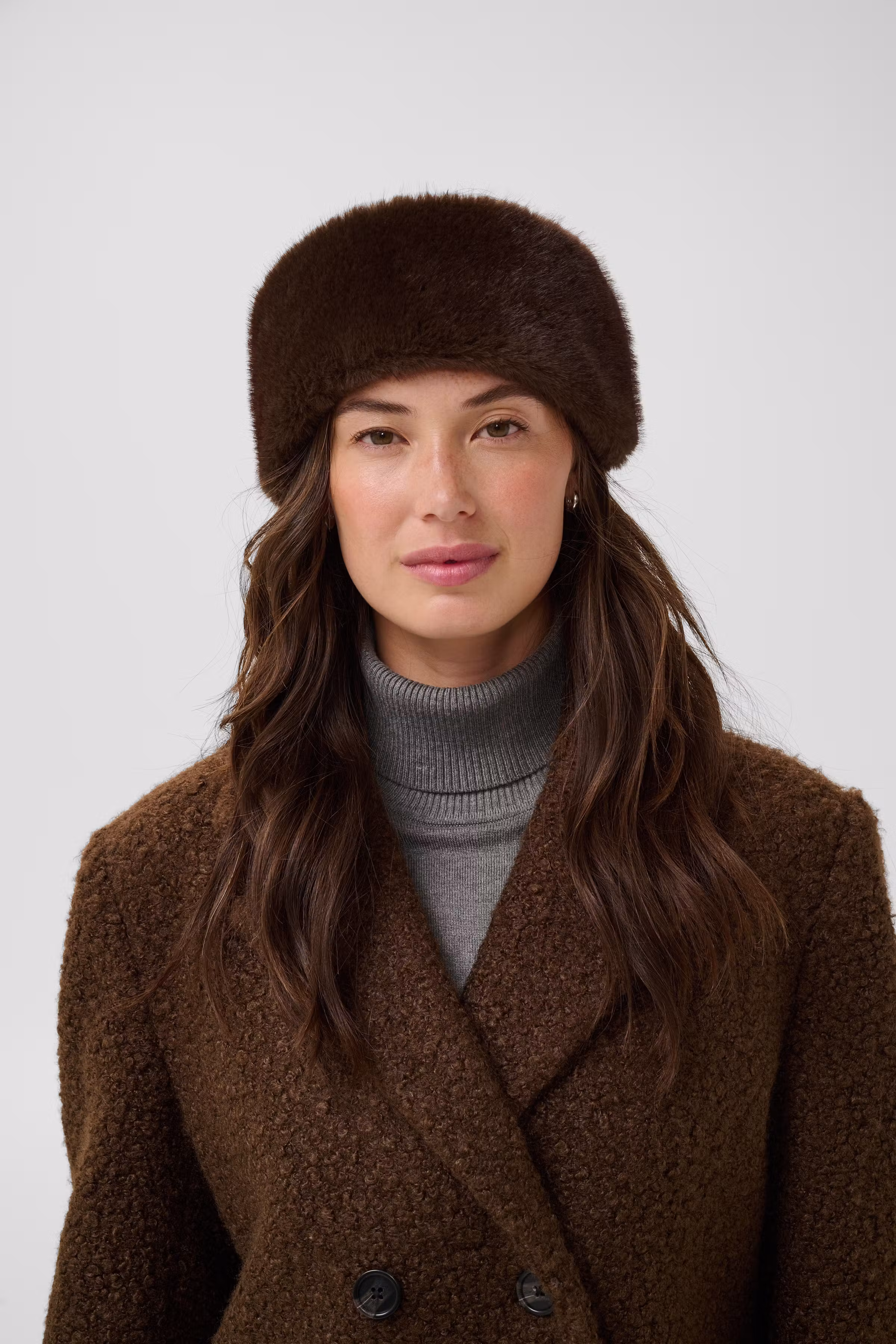 CUkalma Faux fur headband
 LOOKBOOK DETAIL 50113791-190916