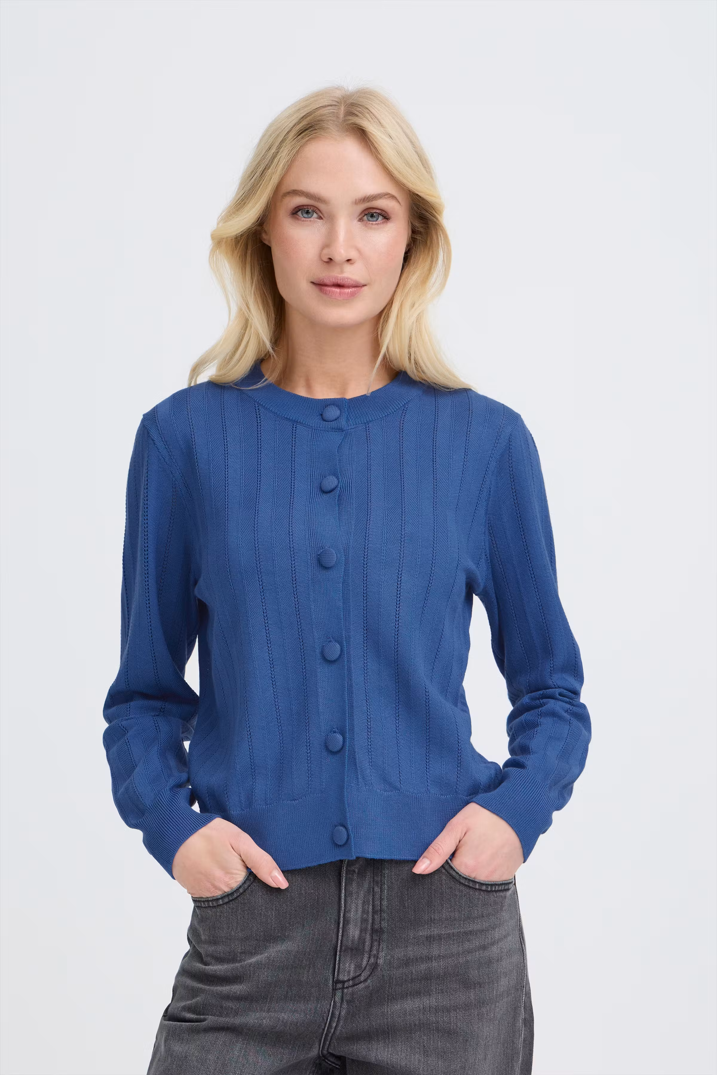 BYMMORLA Cardigan LOOKBOOK FRONT 20819148-194037